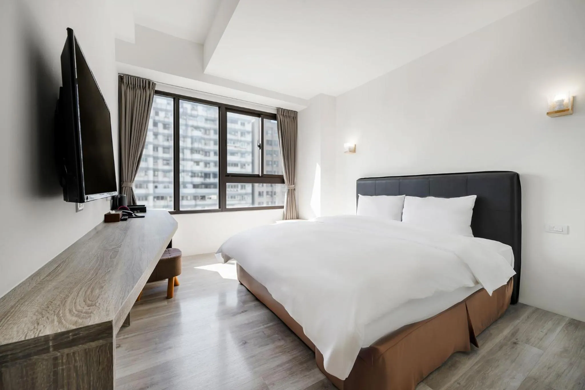 Photo of the whole room, Bed in CHECK inn Express Taichung Fuxing