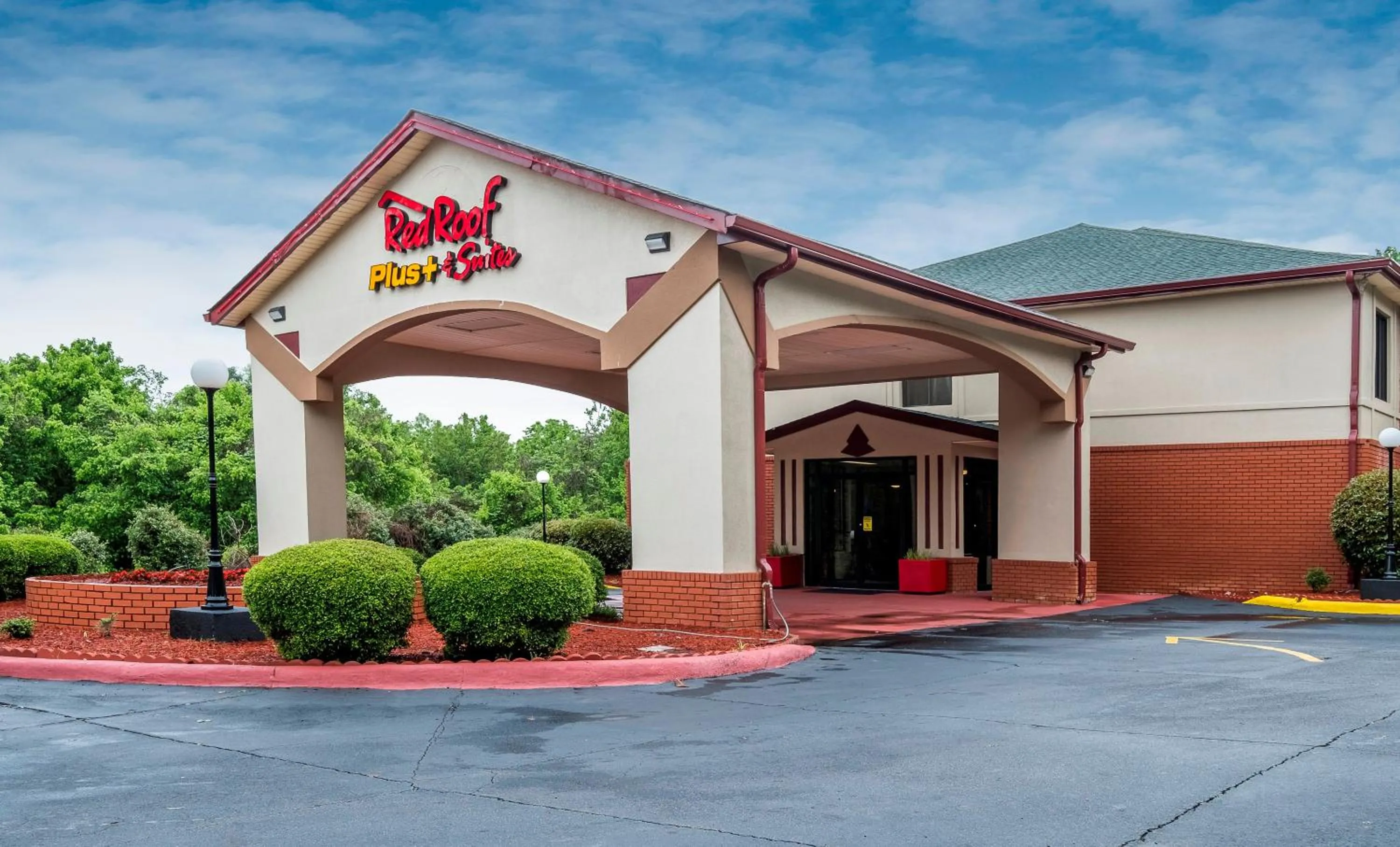 Property building in Red Roof Inn PLUS+ & Suites Opelika