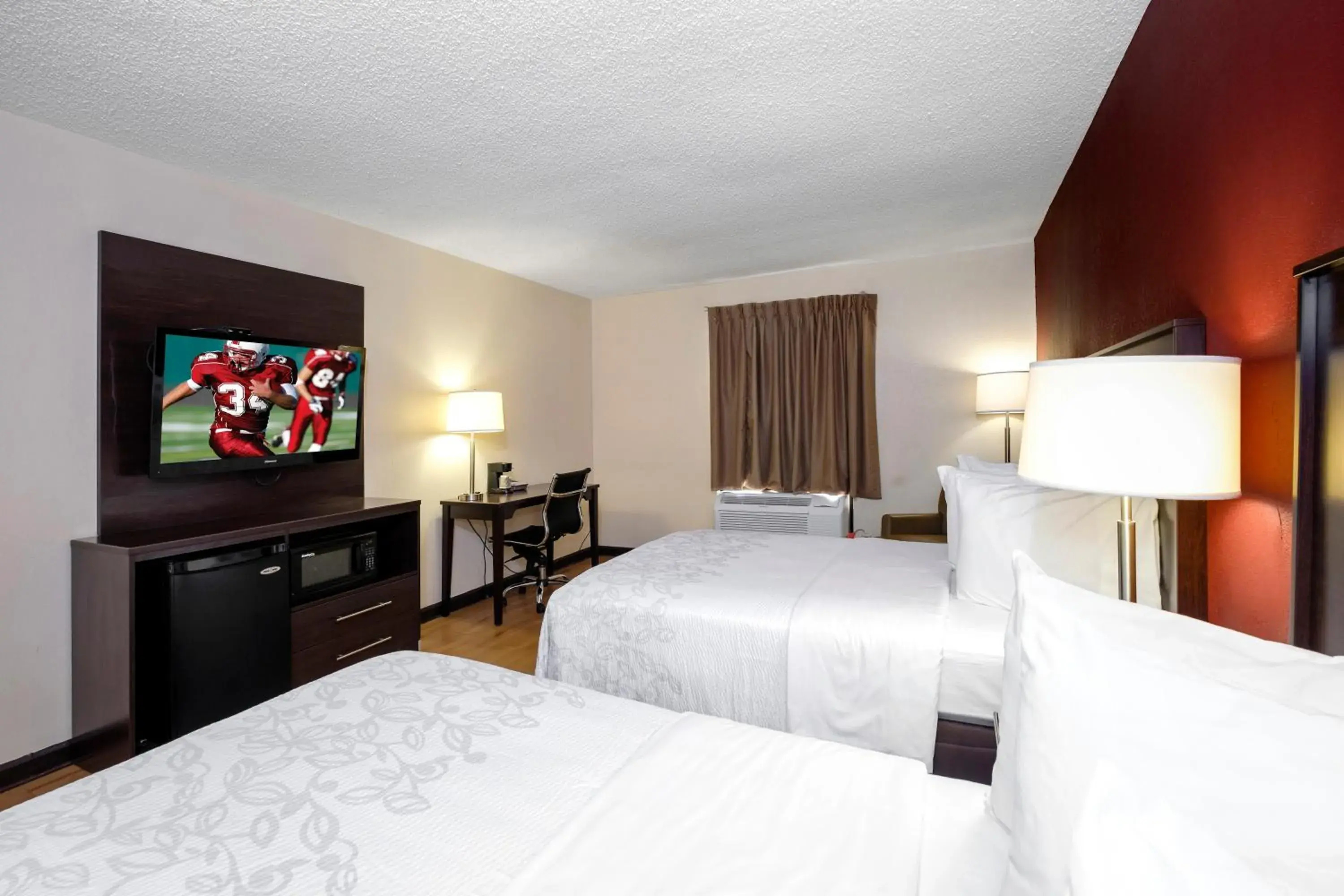 Deluxe Room with Two Double Beds Non-Smoking in Red Roof Inn PLUS+ & Suites Opelika Deluxe Room with Two Double Beds Non-Smoking in Red Roof Inn PLUS+ & Suites Opelika