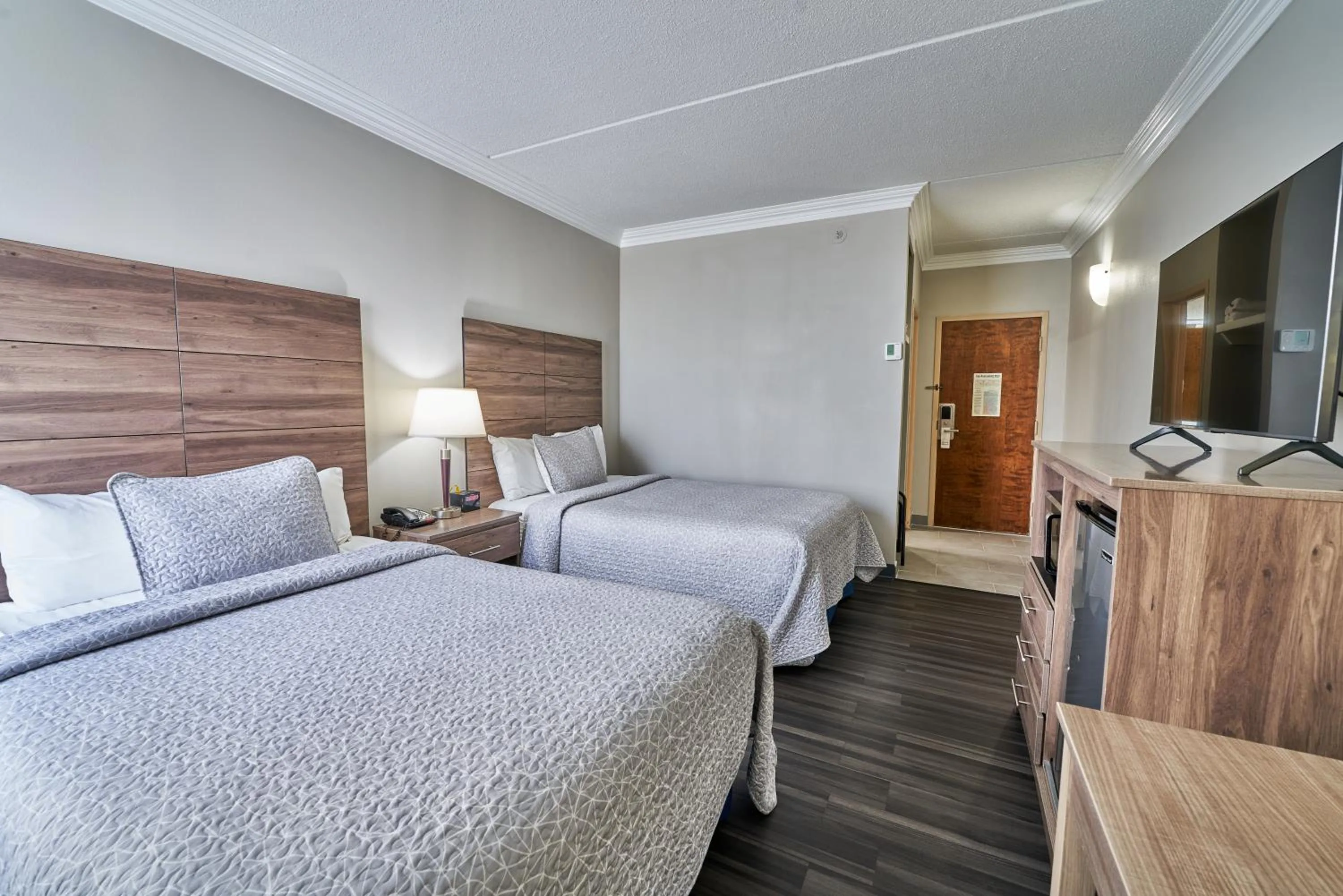 Bedroom, Bed in Seaport Resort and Marina