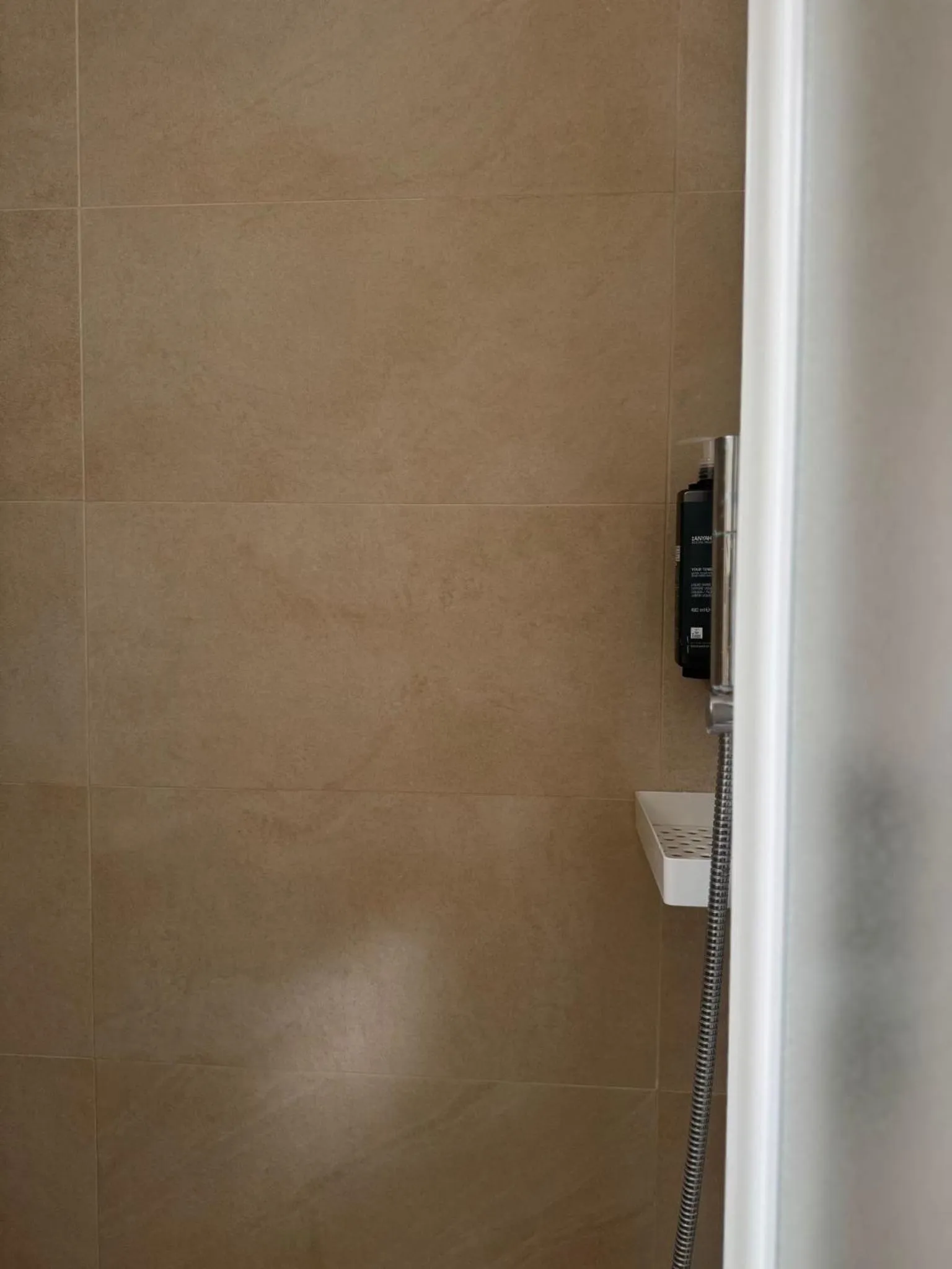 Shower in Hotel Eureka