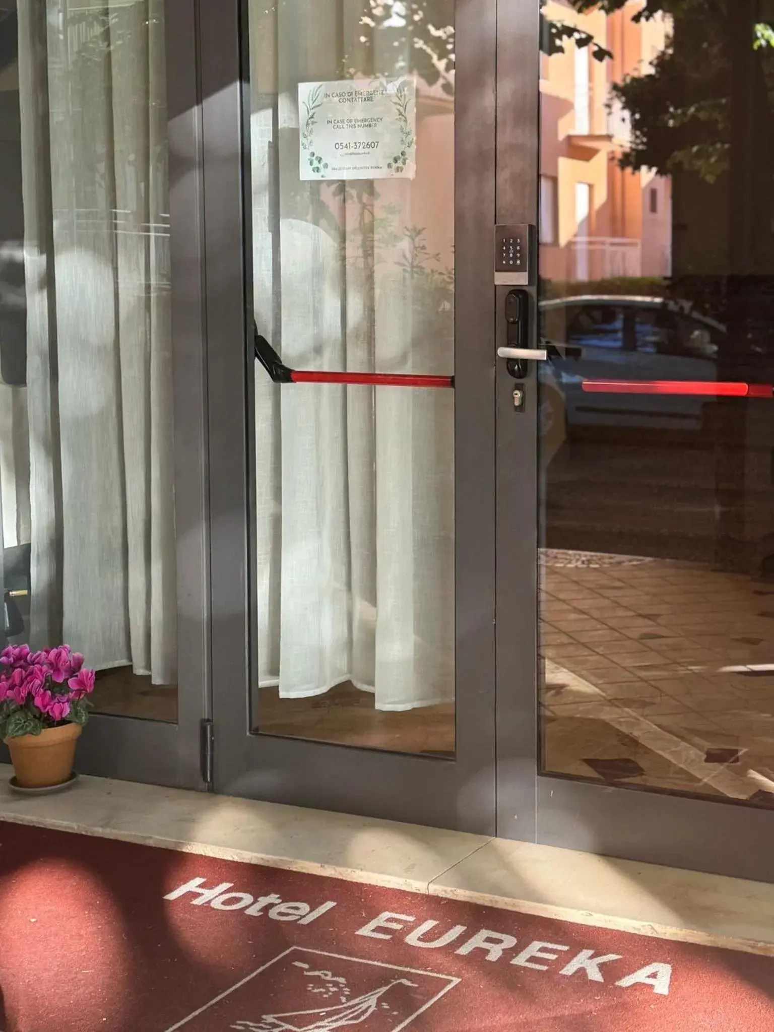 Facade/entrance in Hotel Eureka Facade/entrance in Hotel Eureka