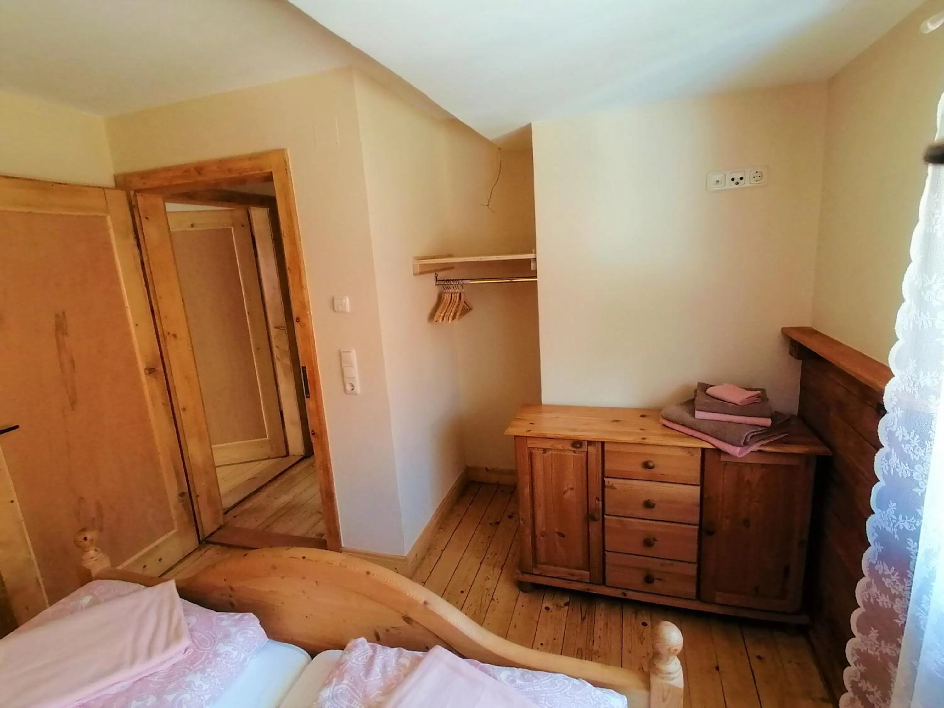 Photo of the whole room, Bed in Pension Weinig