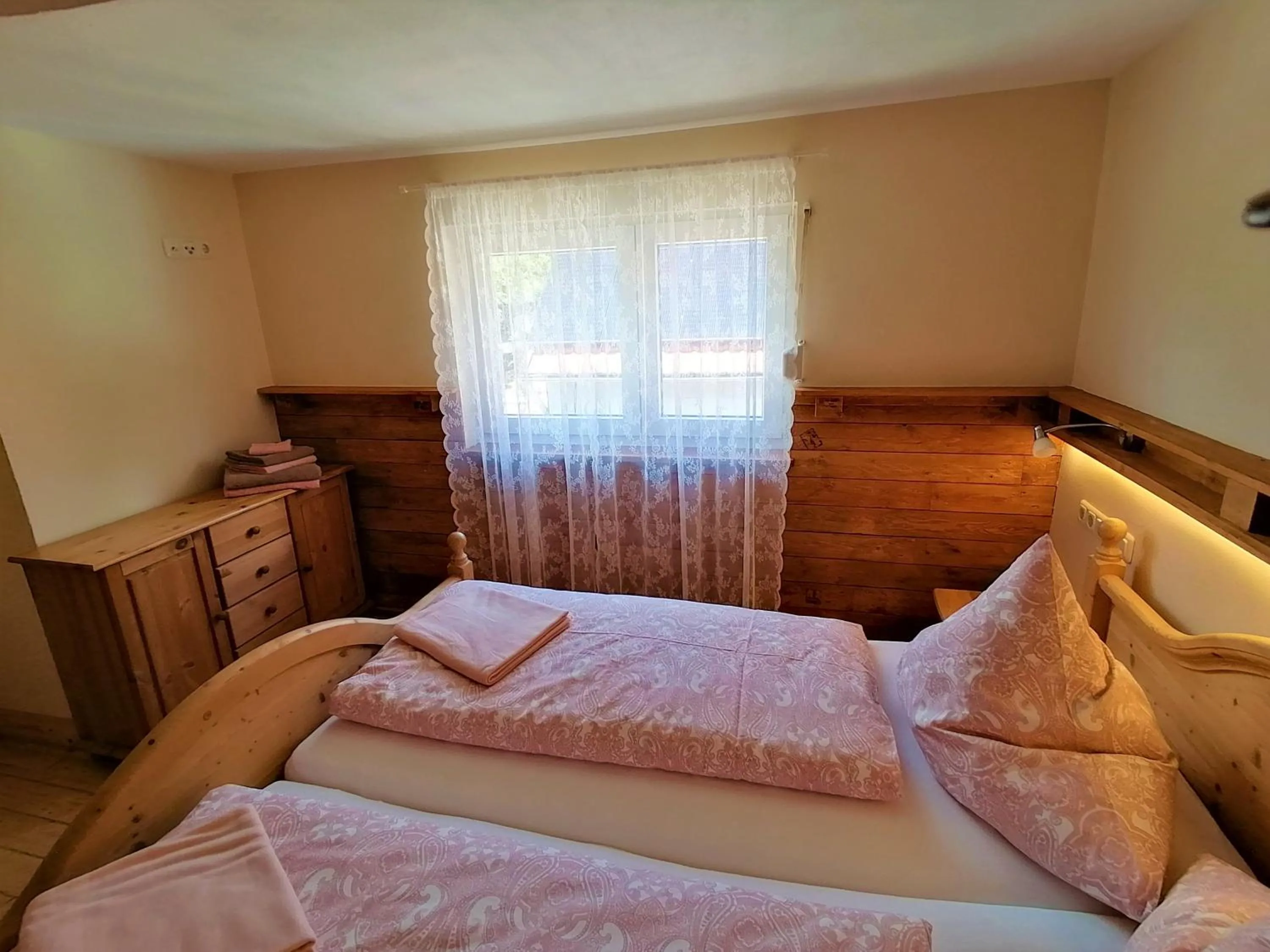 Bed in Pension Weinig