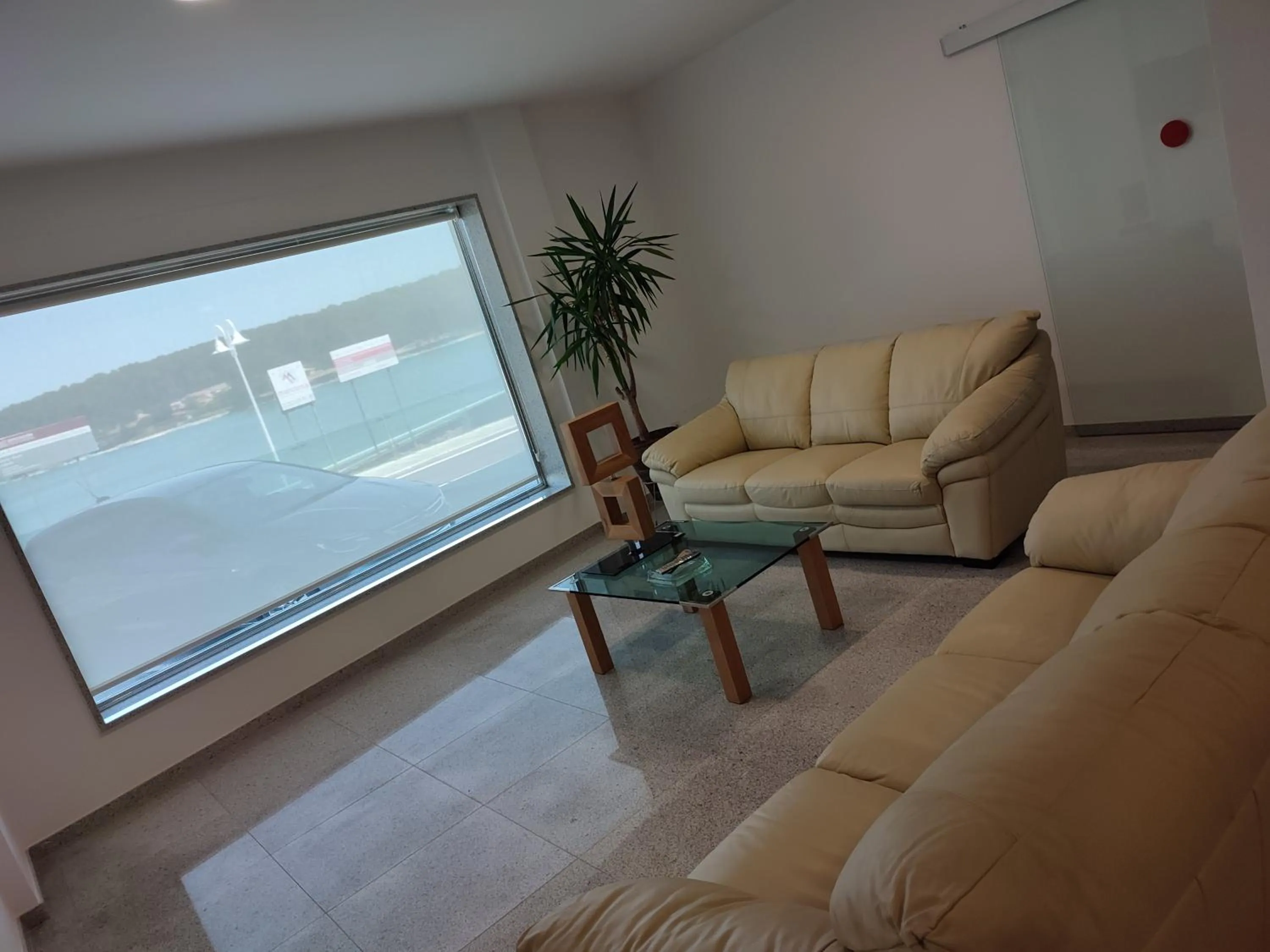 Communal lounge/ TV room in Hotel Brisa del Mar