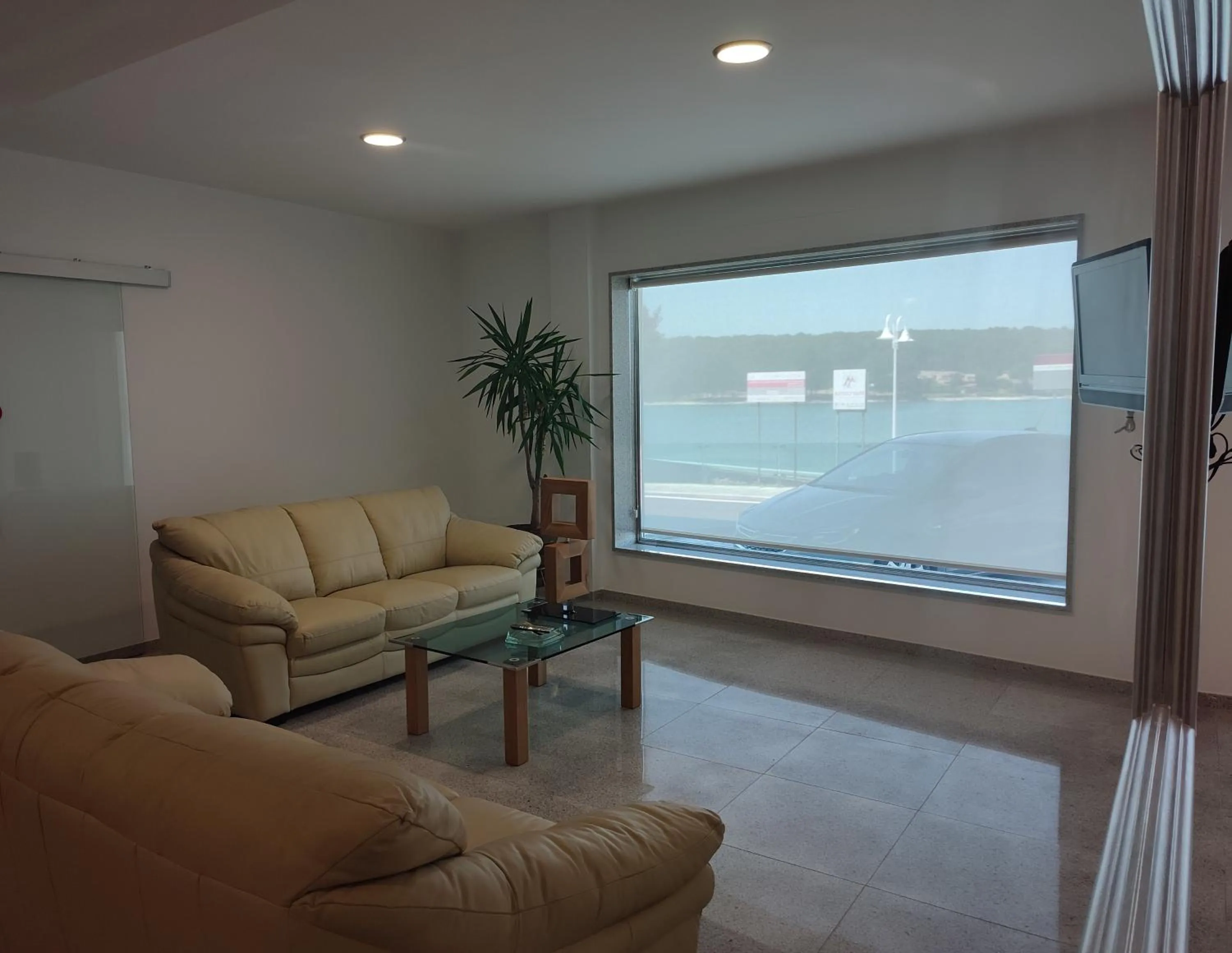 Communal lounge/ TV room in Hotel Brisa del Mar