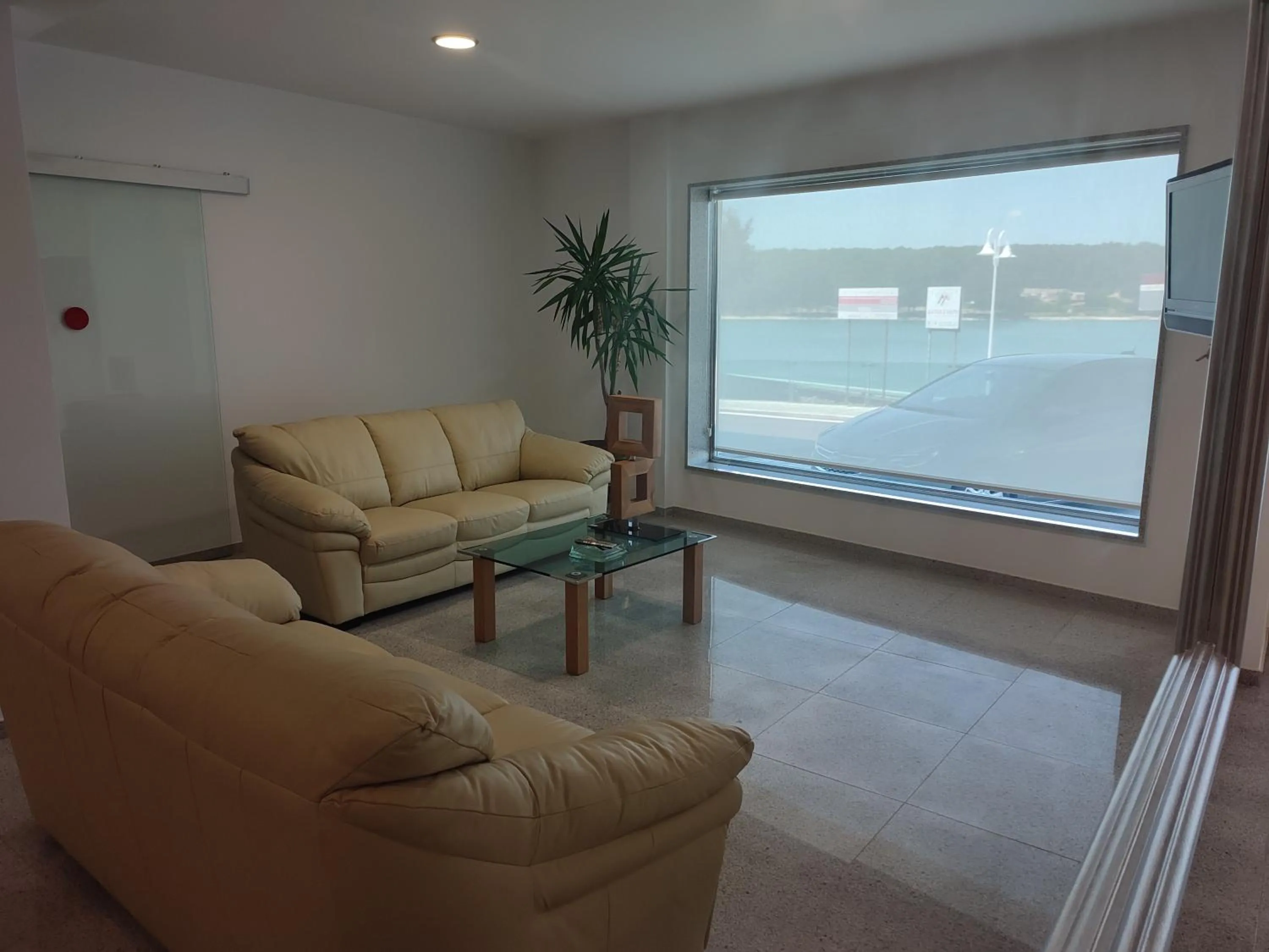 Communal lounge/ TV room in Hotel Brisa del Mar