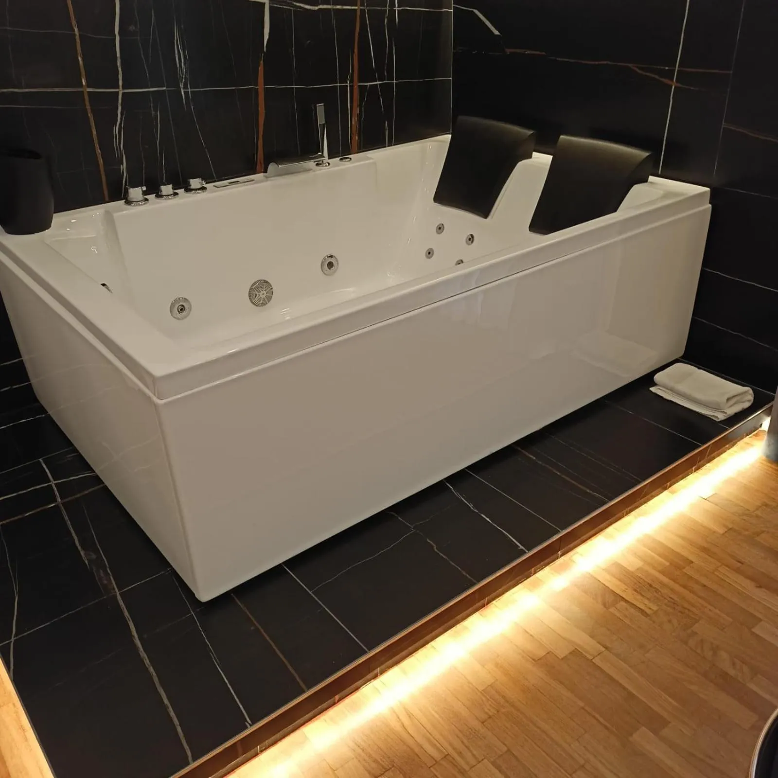 La Lepre felice-bovio