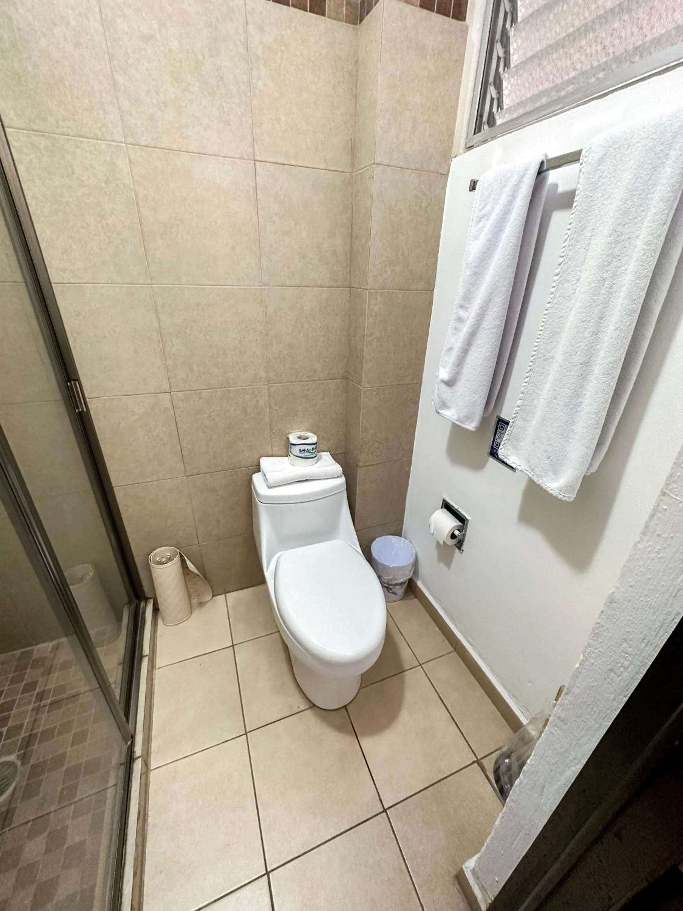 Bathroom in Best Western Posada Chahue