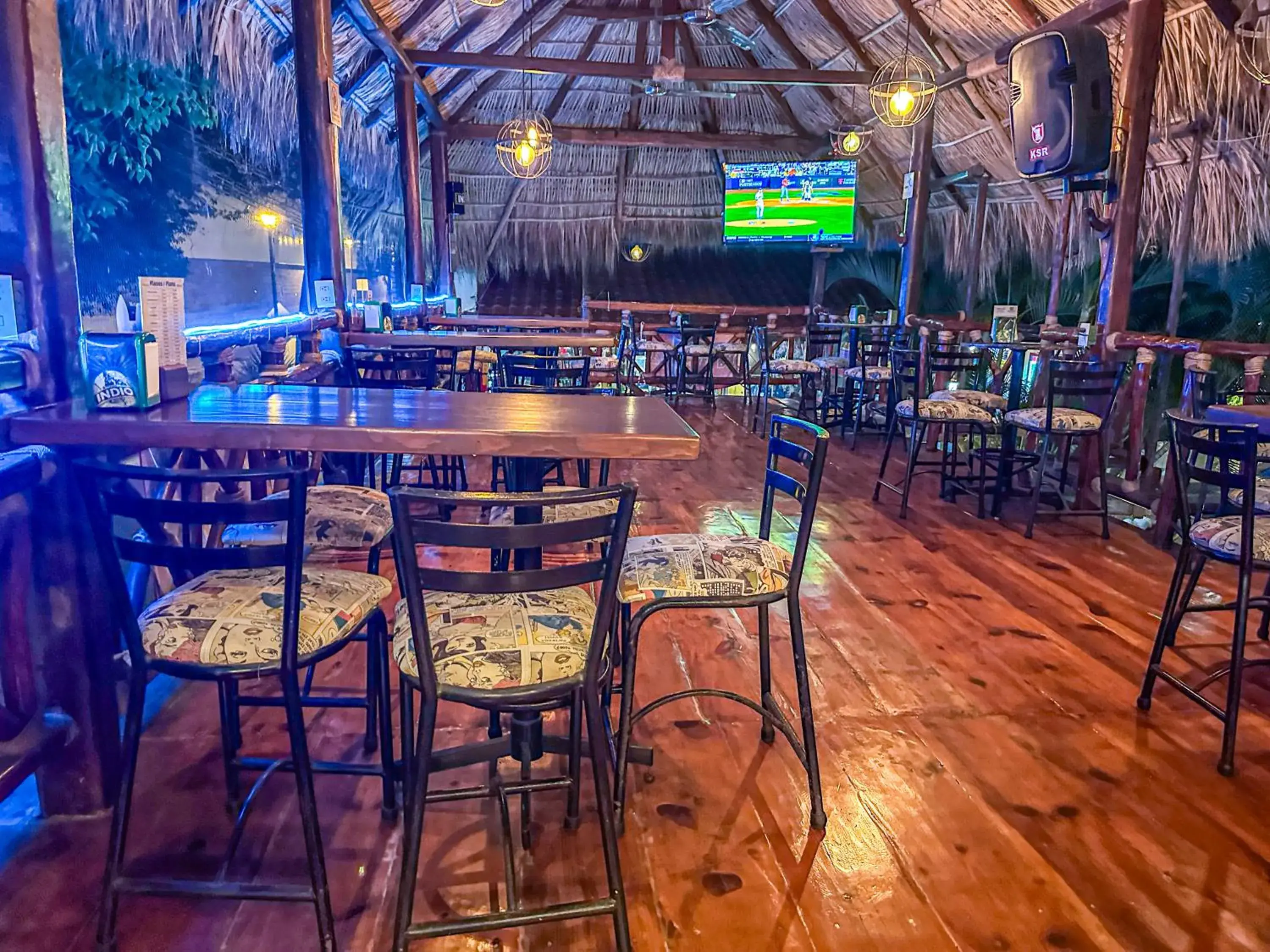 Lounge or bar in Best Western Posada Chahue Lounge or bar in Best Western Posada Chahue