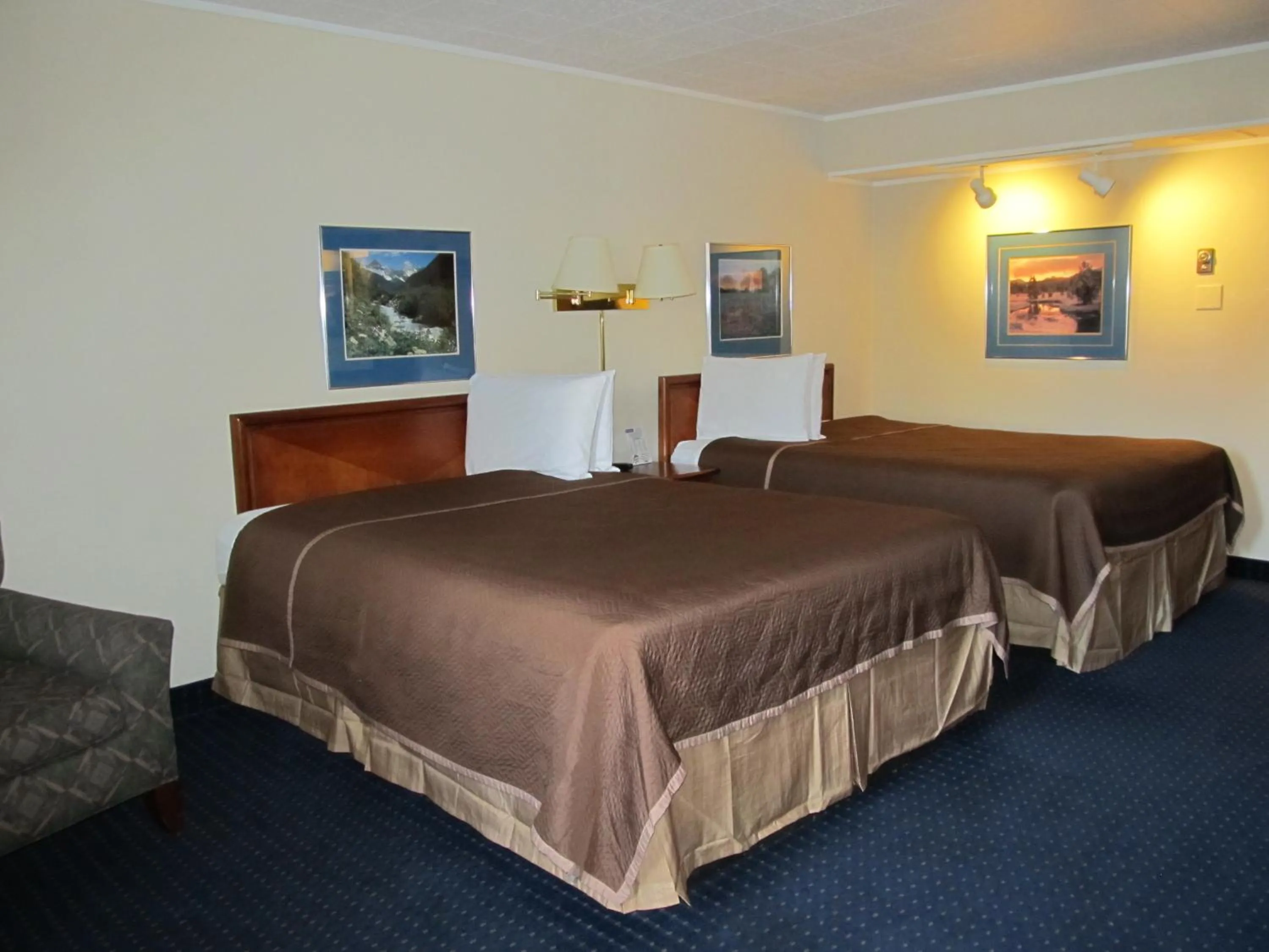 Bed in Travelodge by Wyndham Kalispell