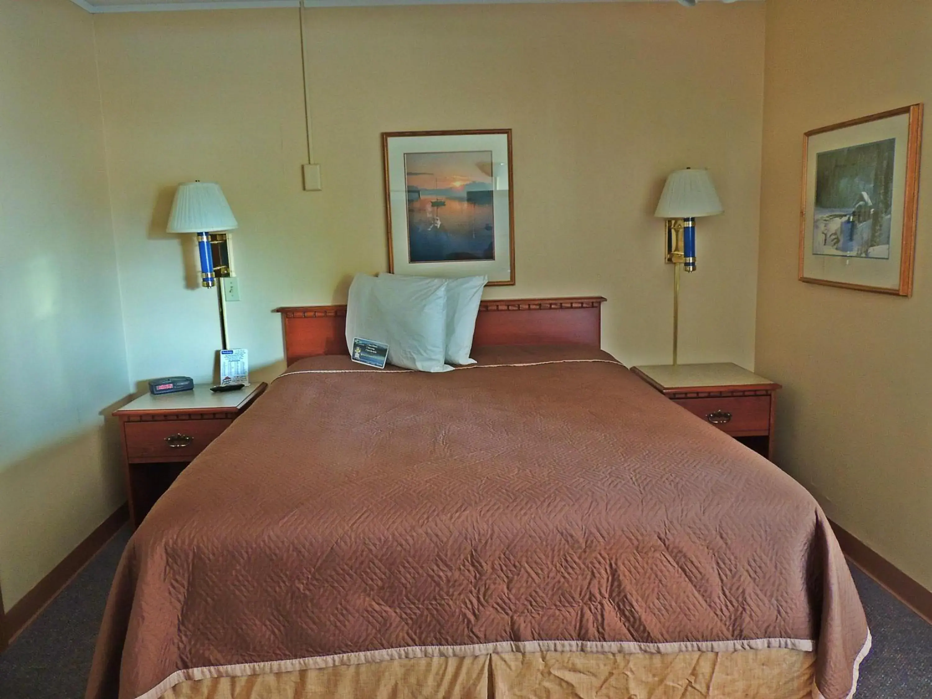 Queen Suite - Non-Smoking in Travelodge by Wyndham Kalispell Queen Suite - Non-Smoking in Travelodge by Wyndham Kalispell