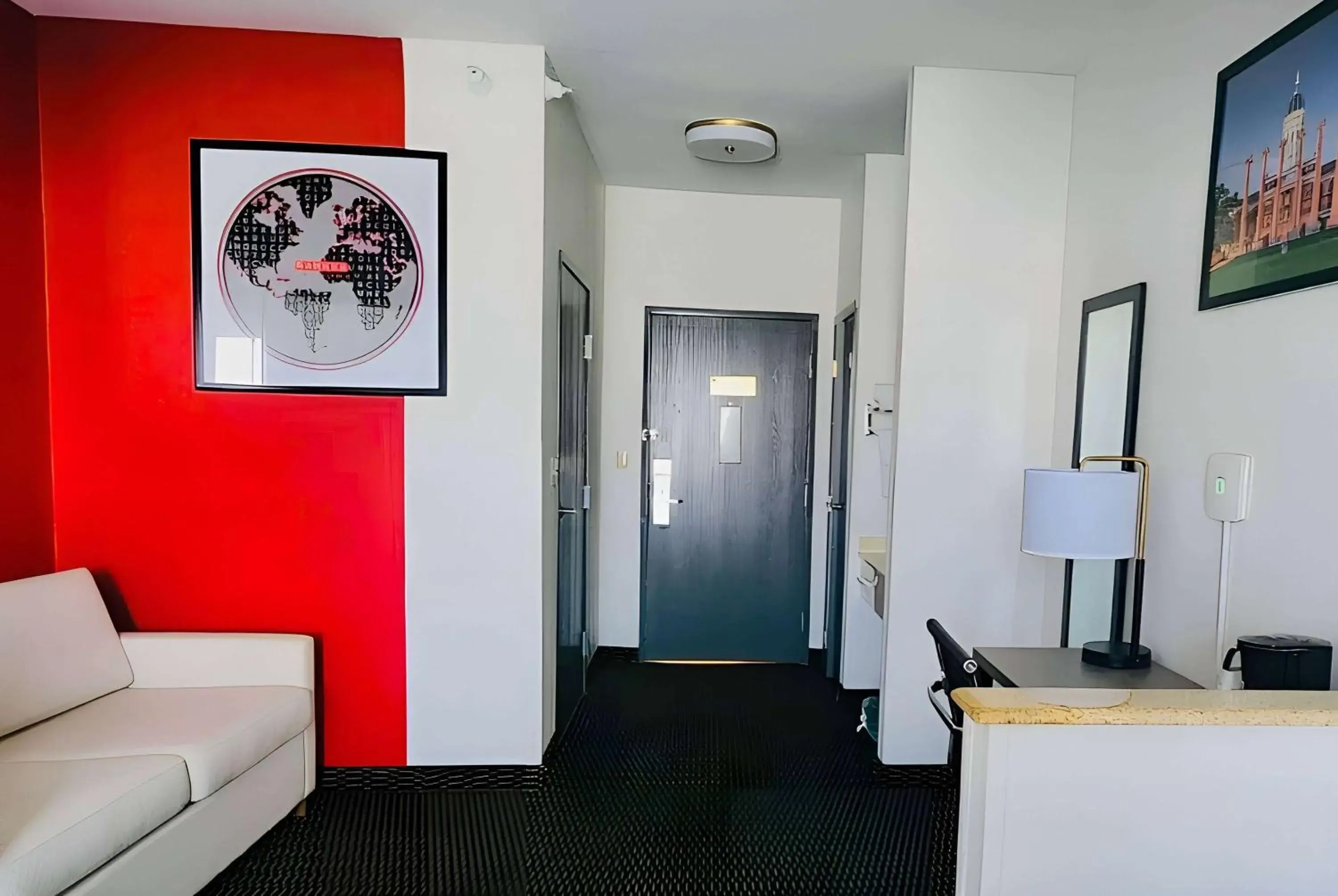 Photo of the whole room in Ramada by Wyndham Columbia Photo of the whole room in Ramada by Wyndham Columbia