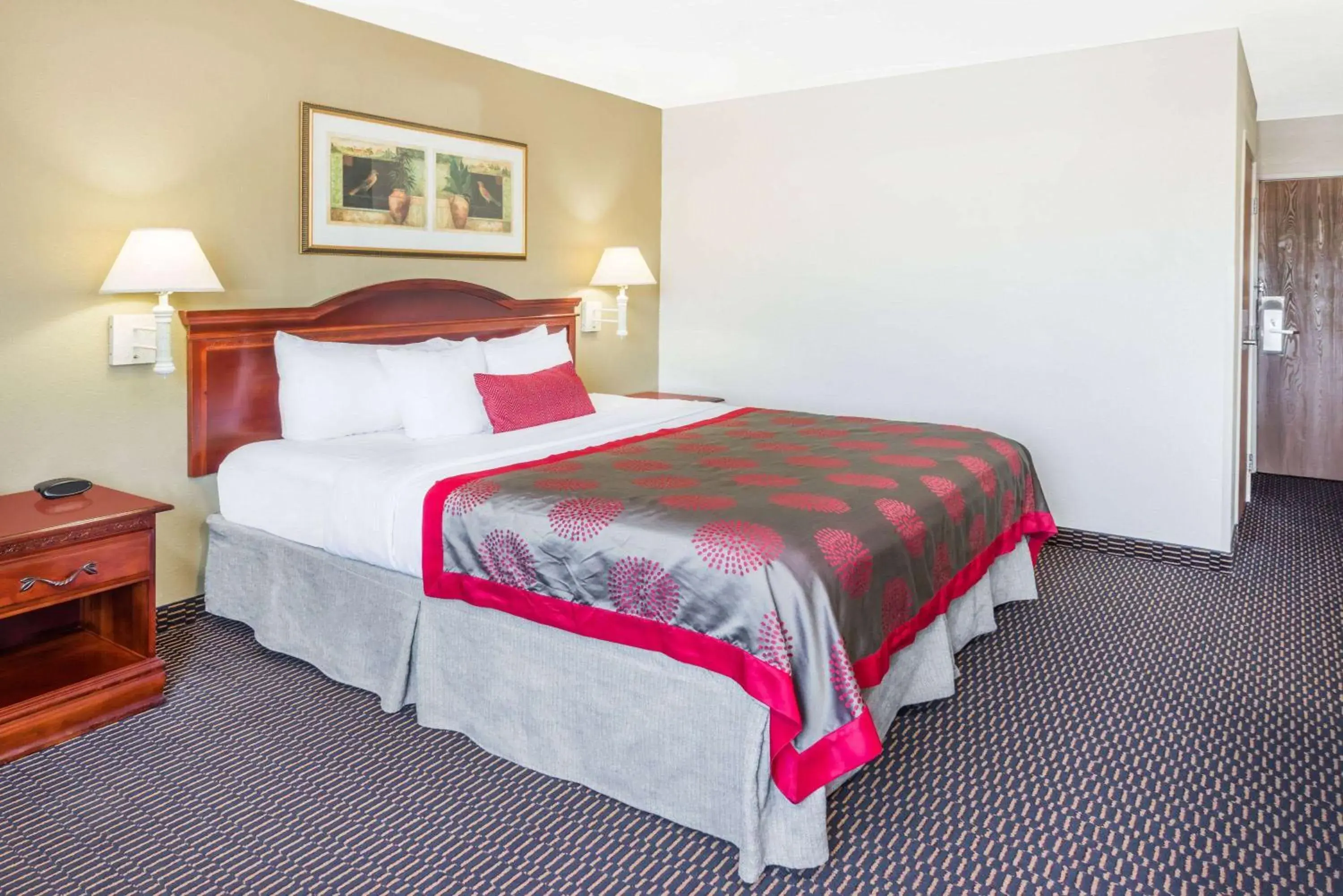 Photo of the whole room, Bed in Ramada by Wyndham Columbia Photo of the whole room, Bed in Ramada by Wyndham Columbia