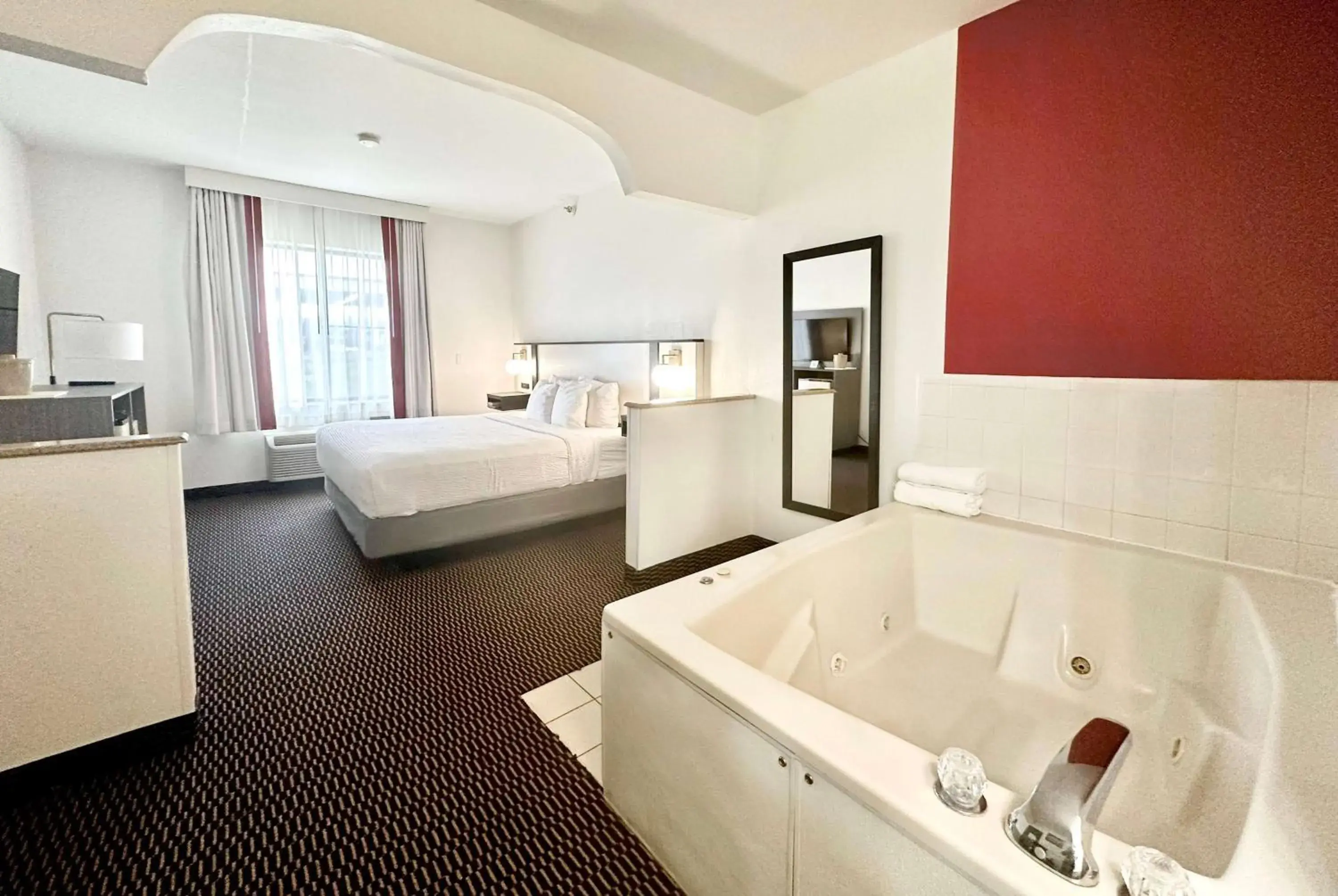 Photo of the whole room, Bed in Ramada by Wyndham Columbia Photo of the whole room, Bed in Ramada by Wyndham Columbia