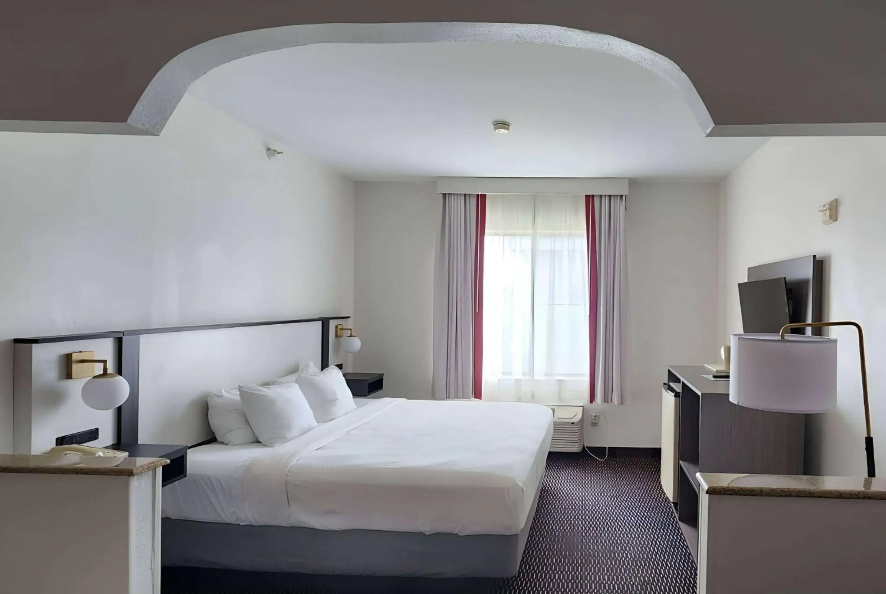 Photo of the whole room, Bed in Ramada by Wyndham Columbia Photo of the whole room, Bed in Ramada by Wyndham Columbia