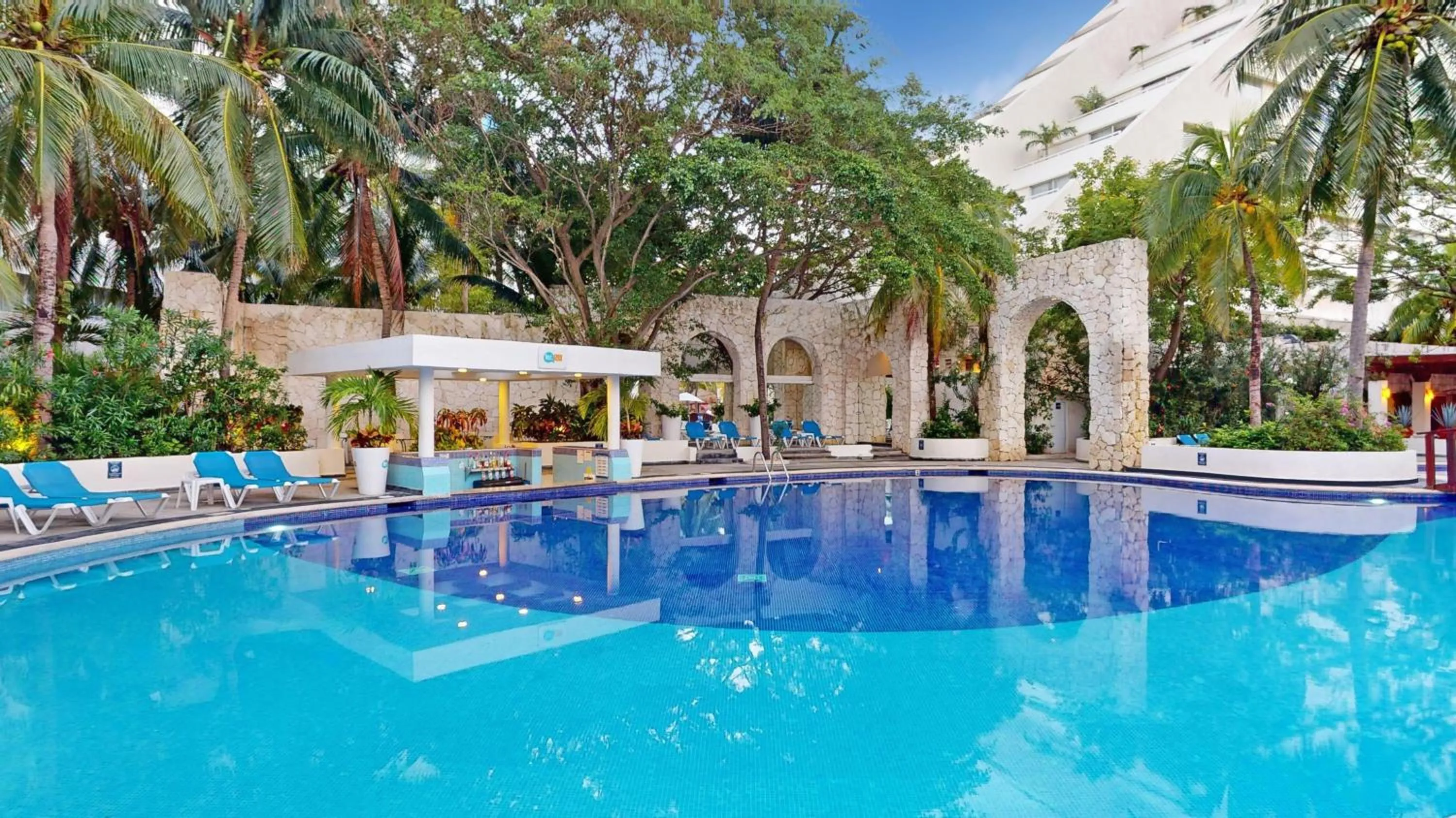 Swimming pool in Grand Oasis Palm - All inclusive