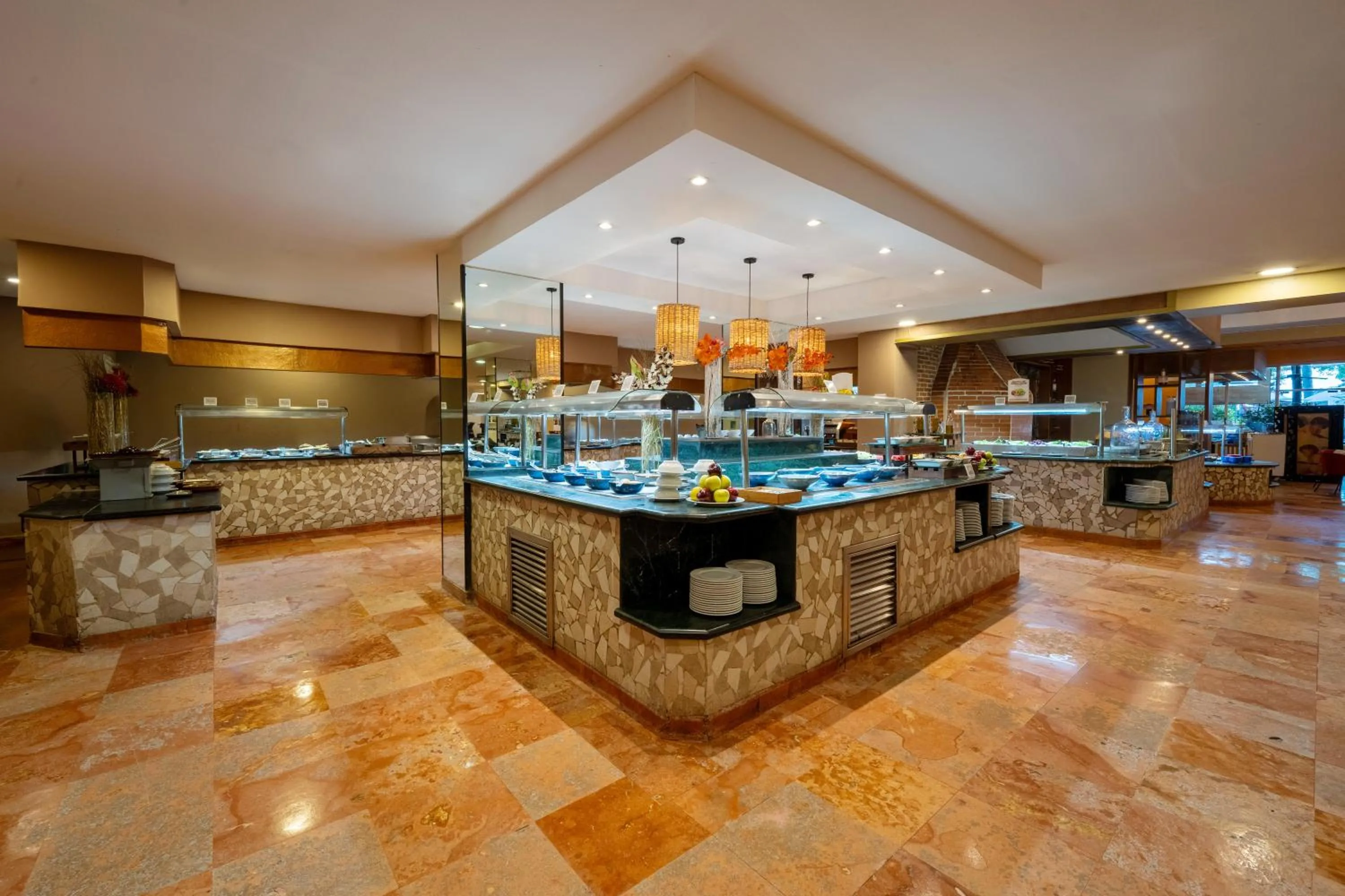 Breakfast in Grand Oasis Palm - All inclusive