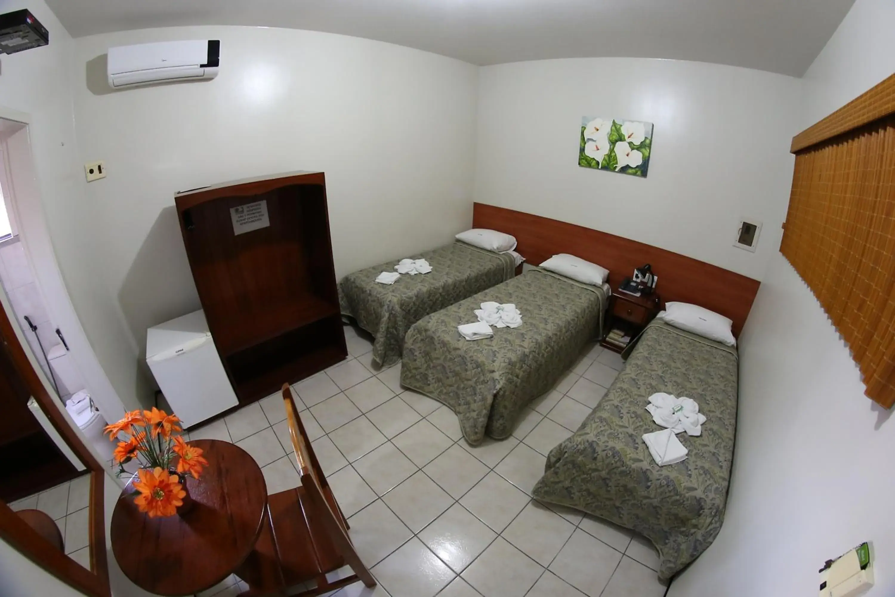 Triple Room in Hotel Poyares Triple Room in Hotel Poyares