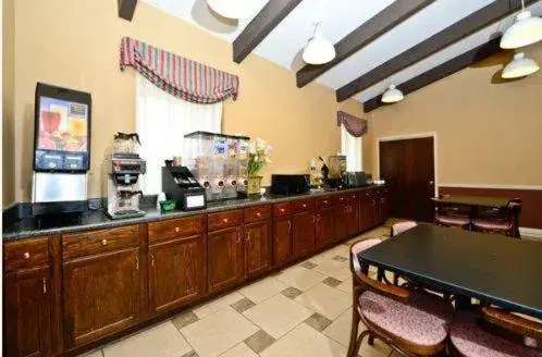 Food and drinks in America's Best Value Inn and Suites Food and drinks in America's Best Value Inn and Suites