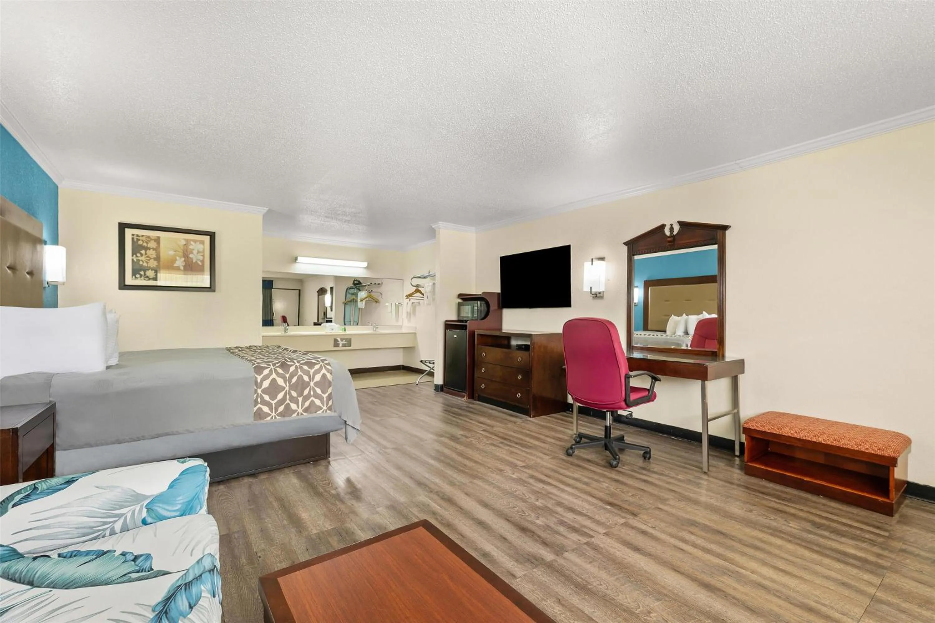 Bedroom, Bed in America's Best Value Inn and Suites