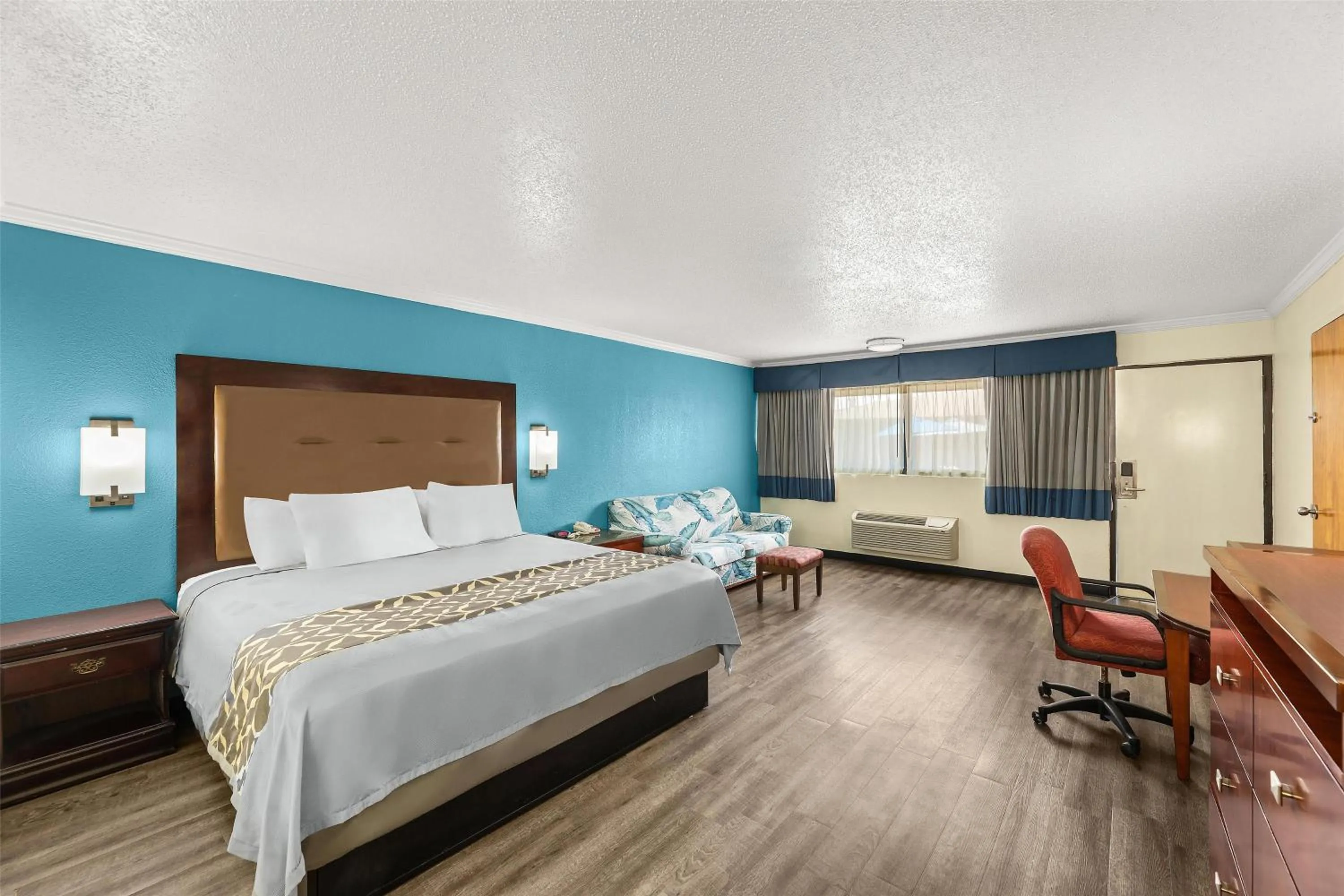 Bed in America's Best Value Inn and Suites