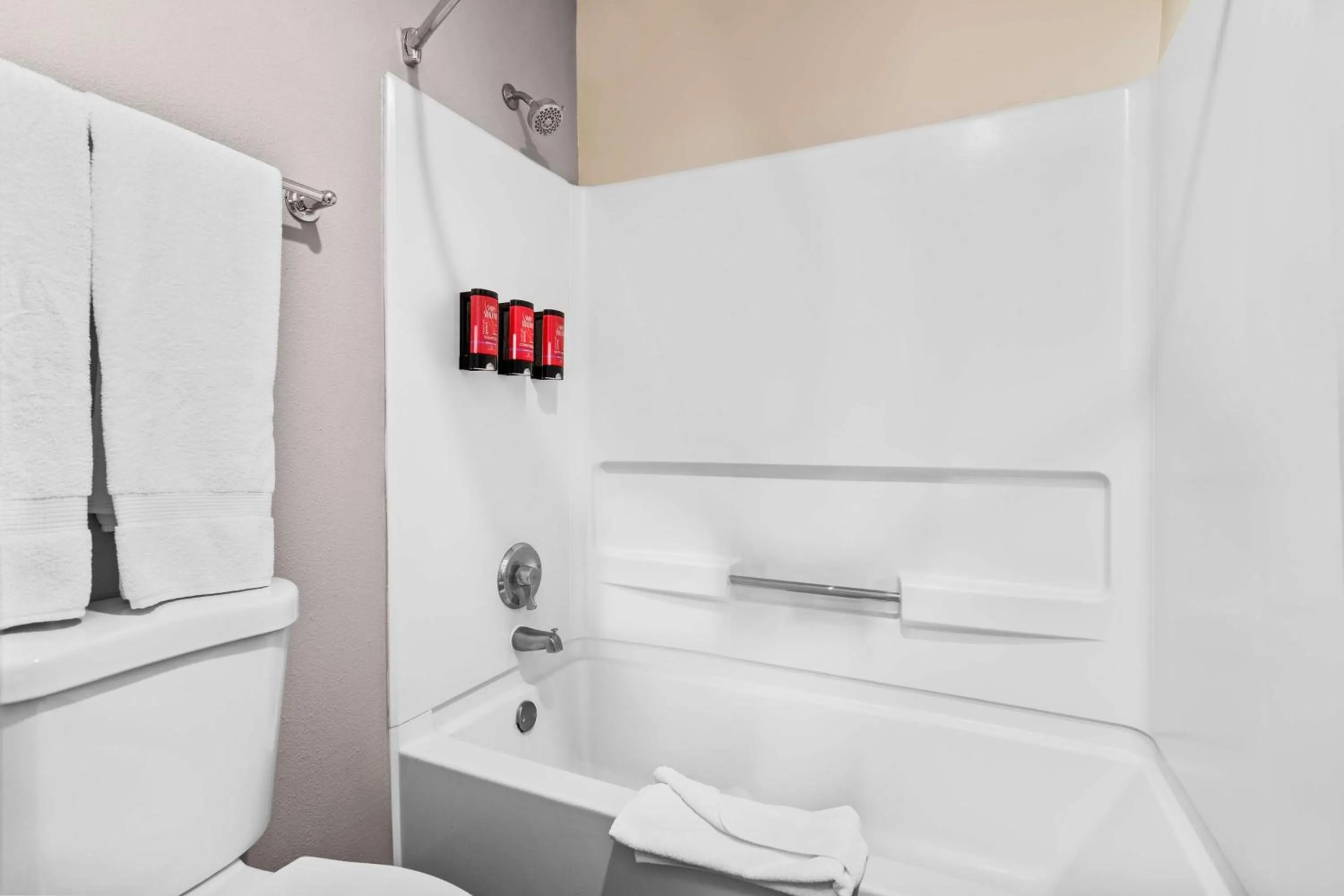 Bathroom in SureStay Hotel by Best Western Albuquerque Midtown