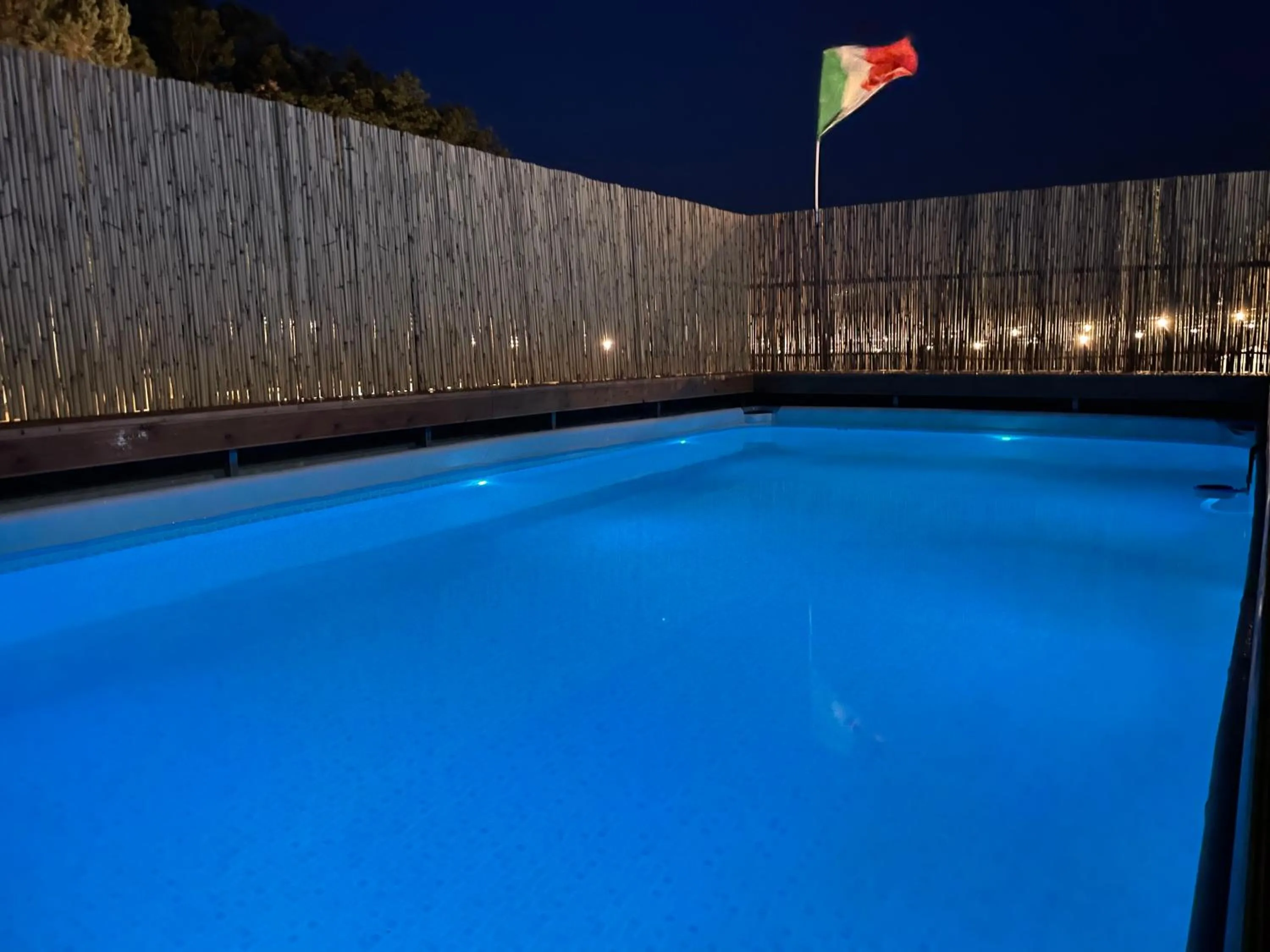 Swimming pool in La casa di Colino e Annina