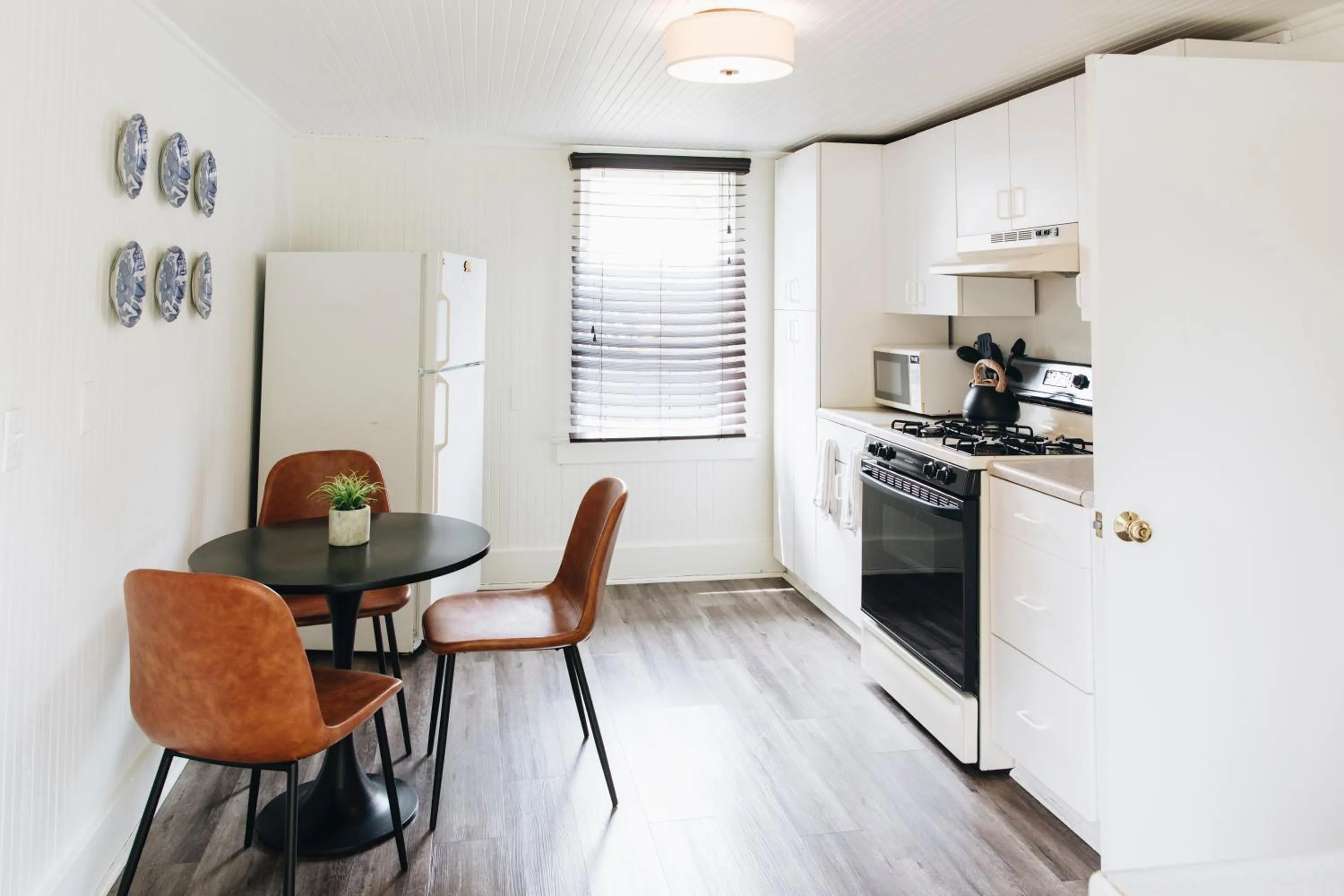 Kitchen or kitchenette in Sonoma's Best Guest Cottages