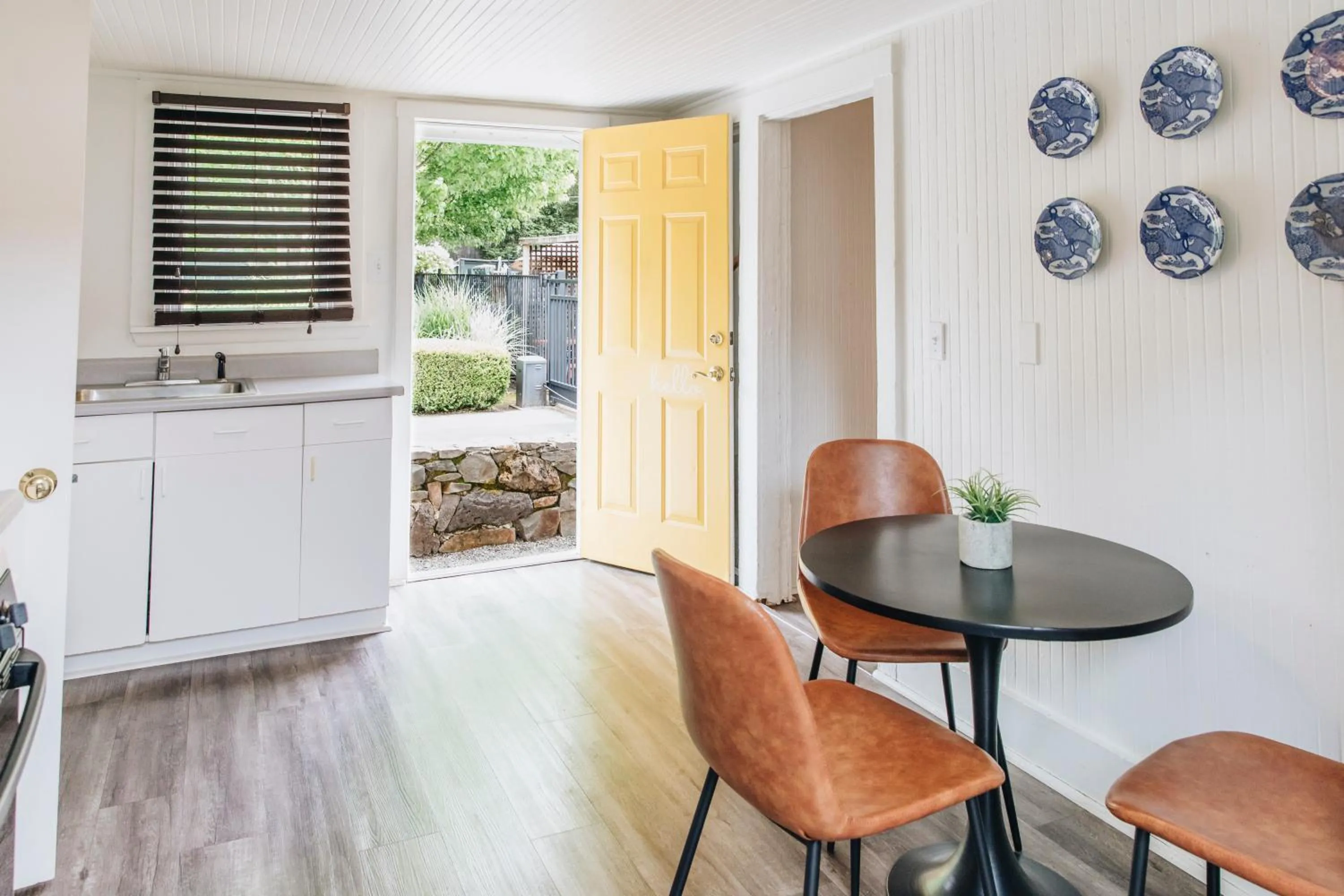 Dining area in Sonoma's Best Guest Cottages