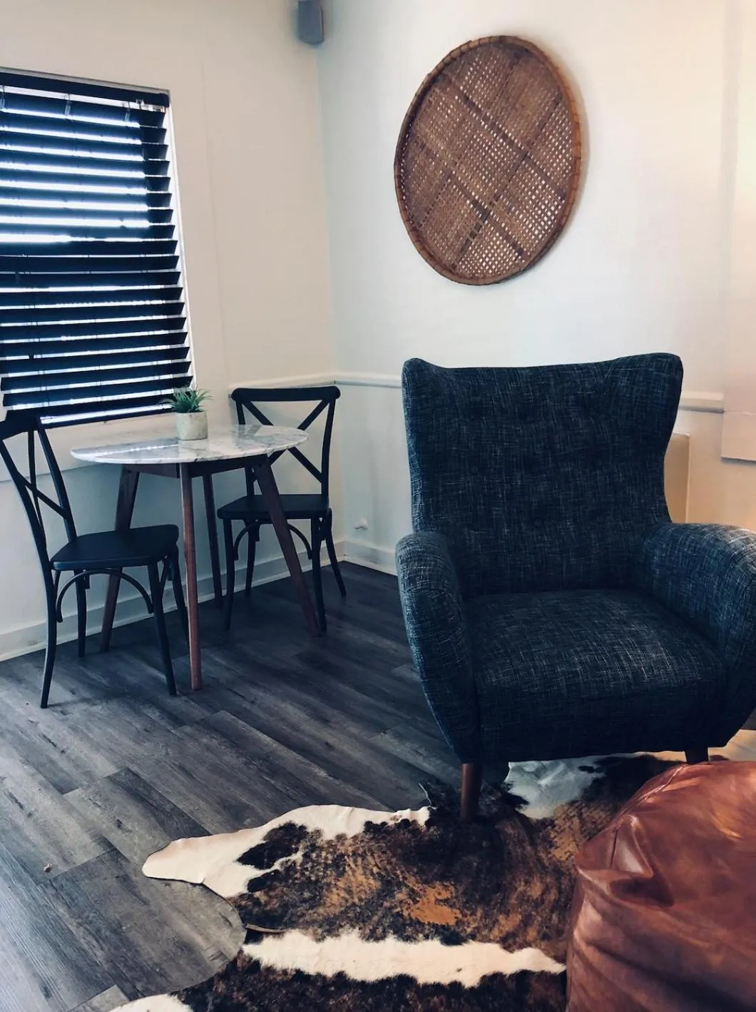 Seating area in Sonoma's Best Guest Cottages
