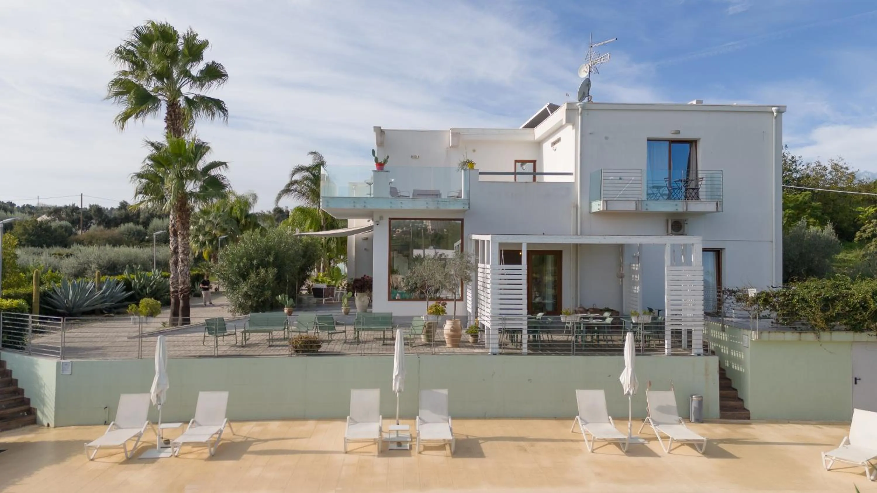 Property building in Villa Landolina