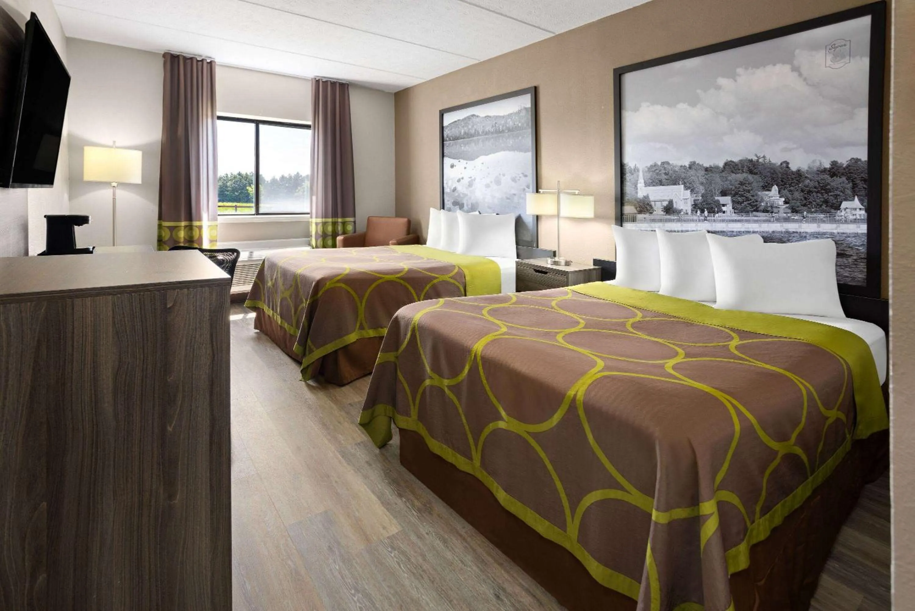 Photo of the whole room, Bed in Super 8 by Wyndham Henrietta/Rochester Area