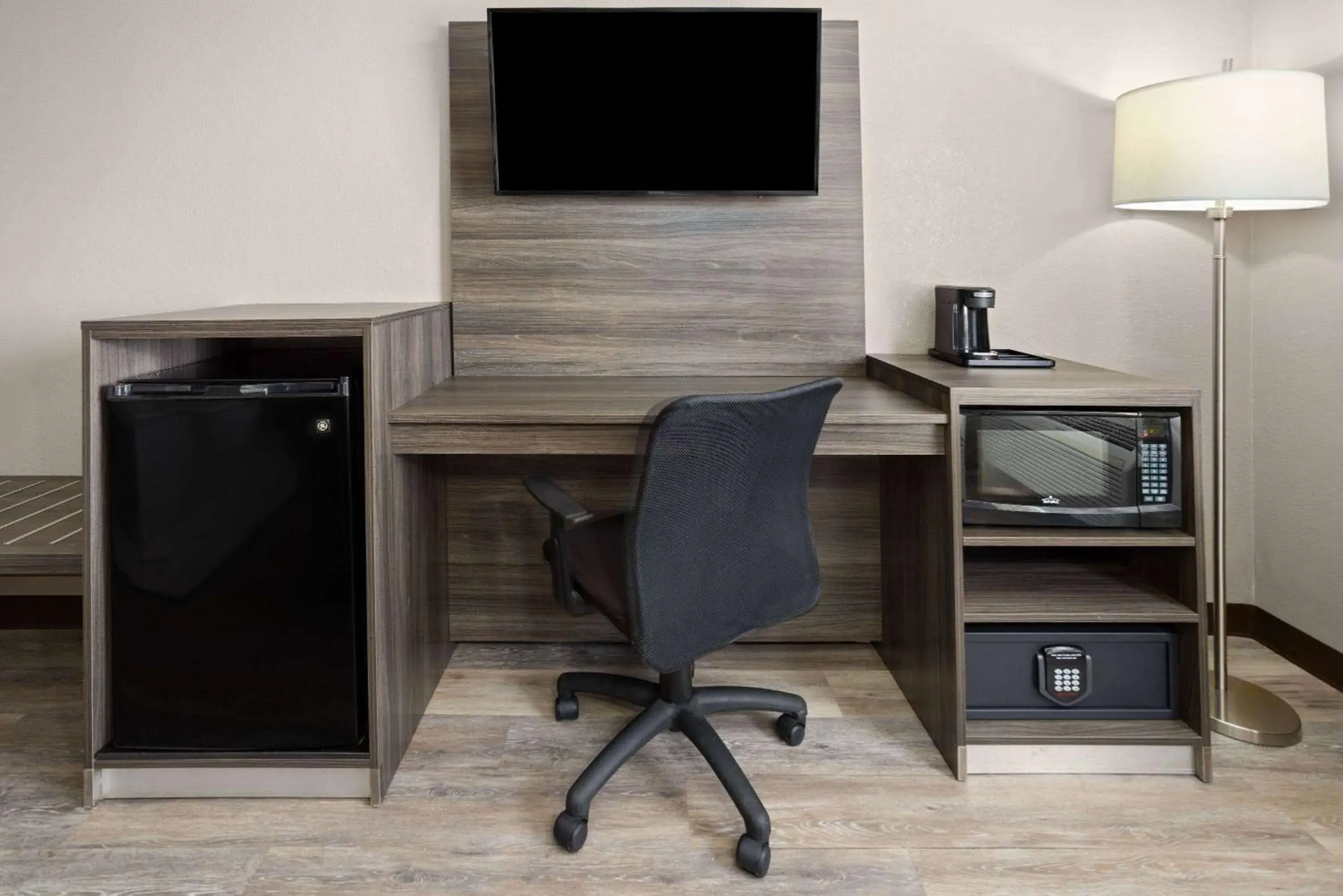 Bath in Super 8 by Wyndham Henrietta/Rochester Area Bath in Super 8 by Wyndham Henrietta/Rochester Area