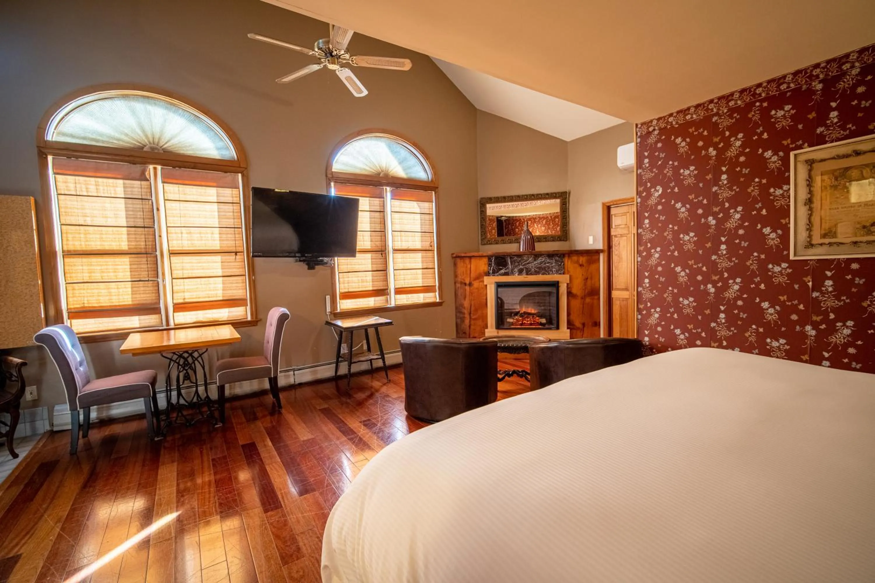 Deluxe King Room in Albergo Allegria Hotel