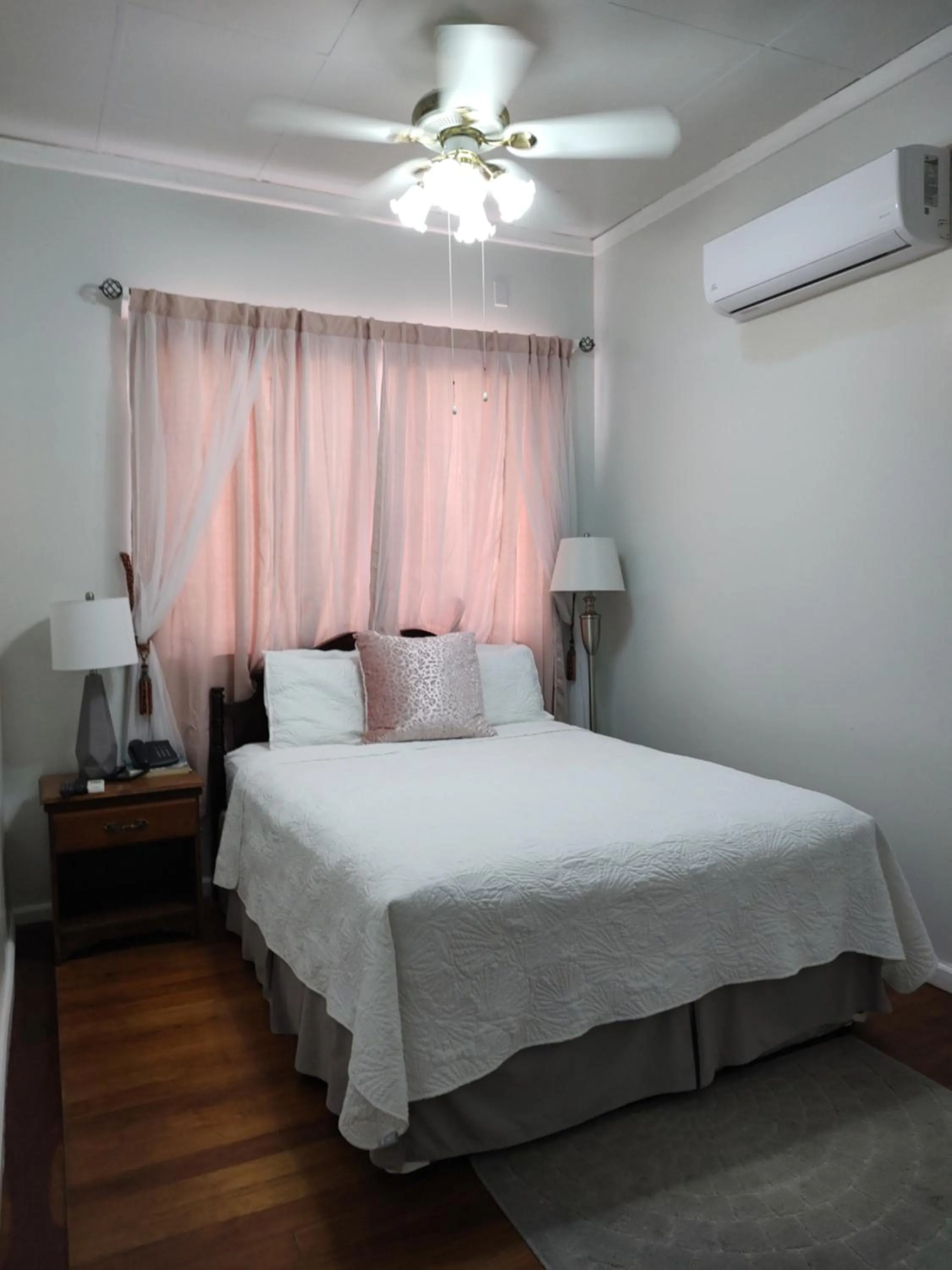 Bedroom, Bed in The Great House Inn