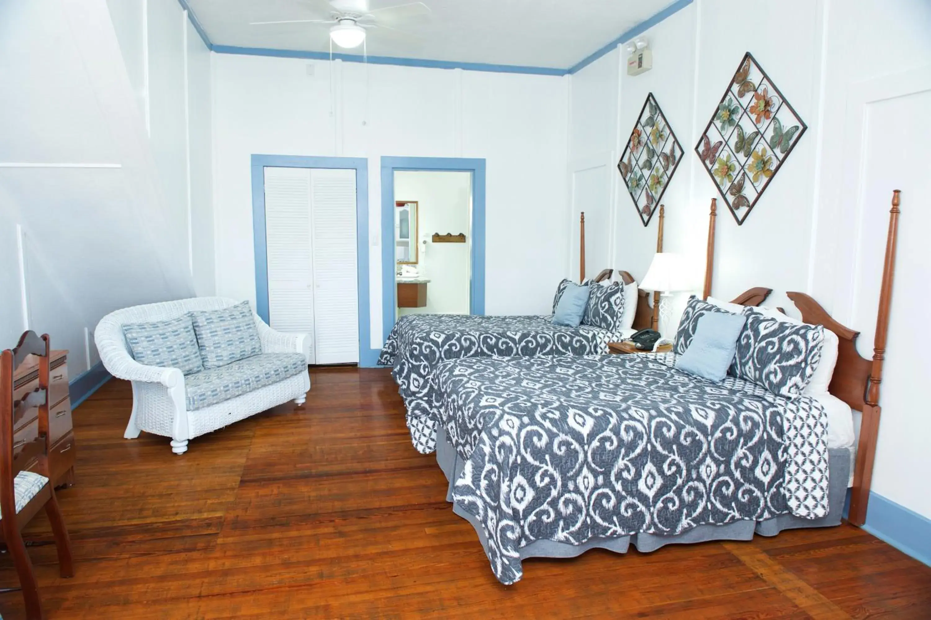 Photo of the whole room, Bed in The Great House Inn Photo of the whole room, Bed in The Great House Inn