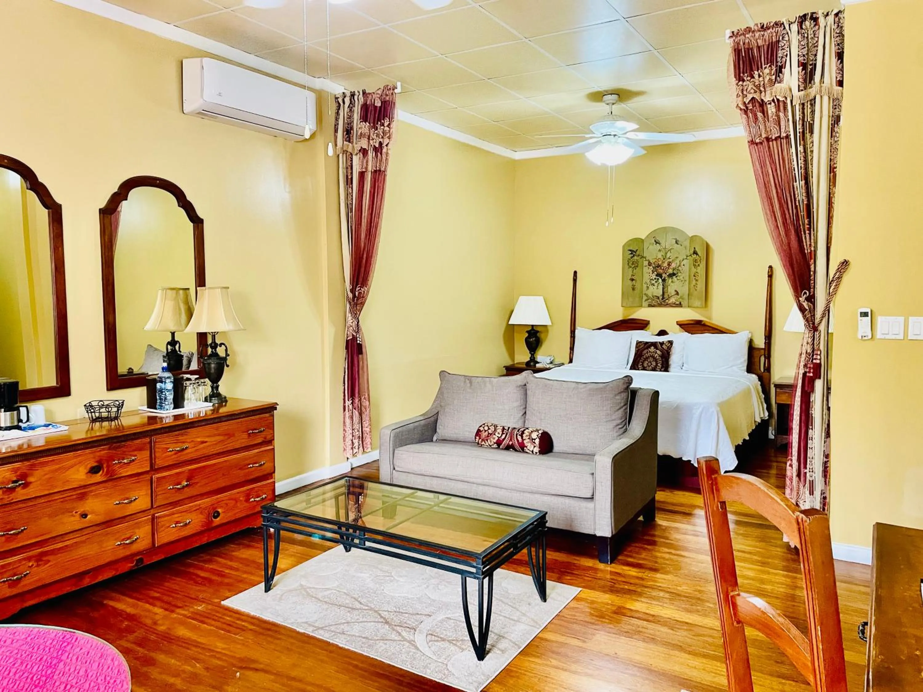 Bedroom, Bed in The Great House Inn