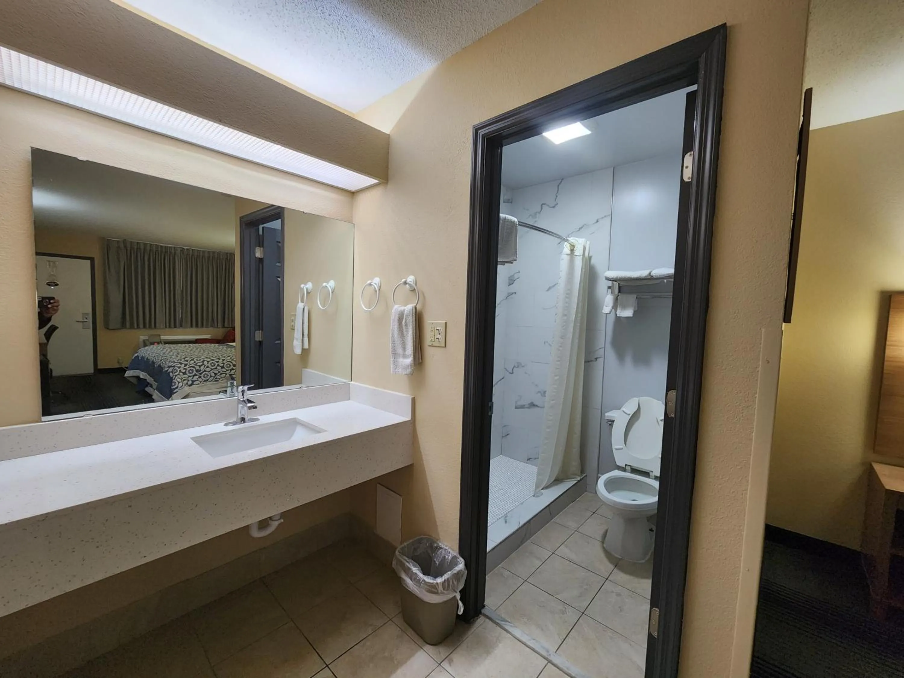 Bathroom in Budget Host Inn