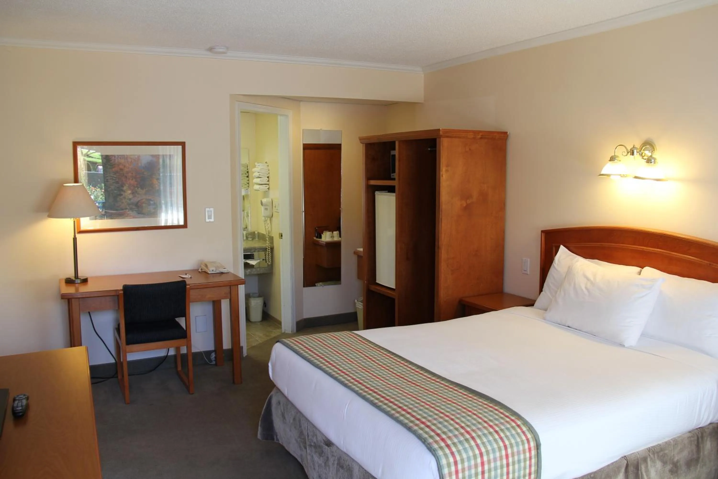 Bed in Travelodge by Wyndham Kamloops