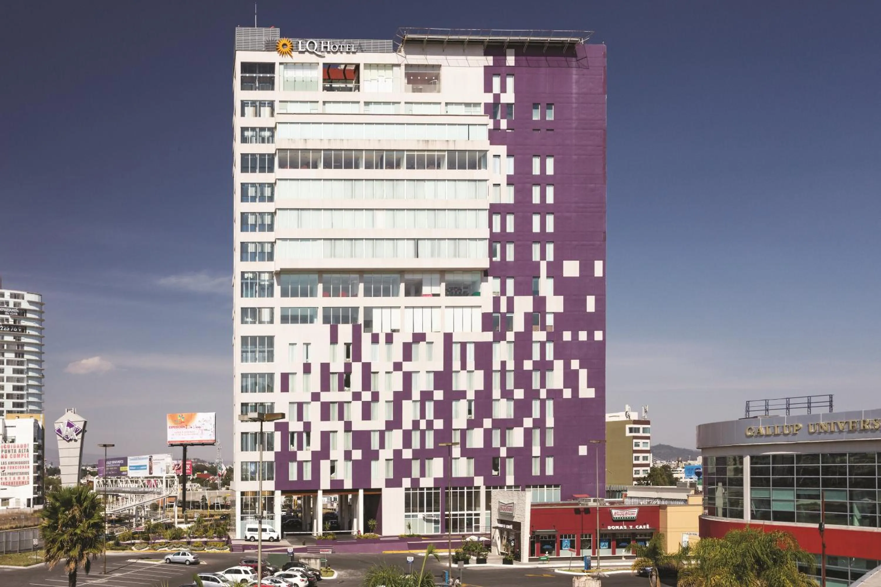 Facade/entrance in La Quinta by Wyndham Puebla Palmas Angelopolis