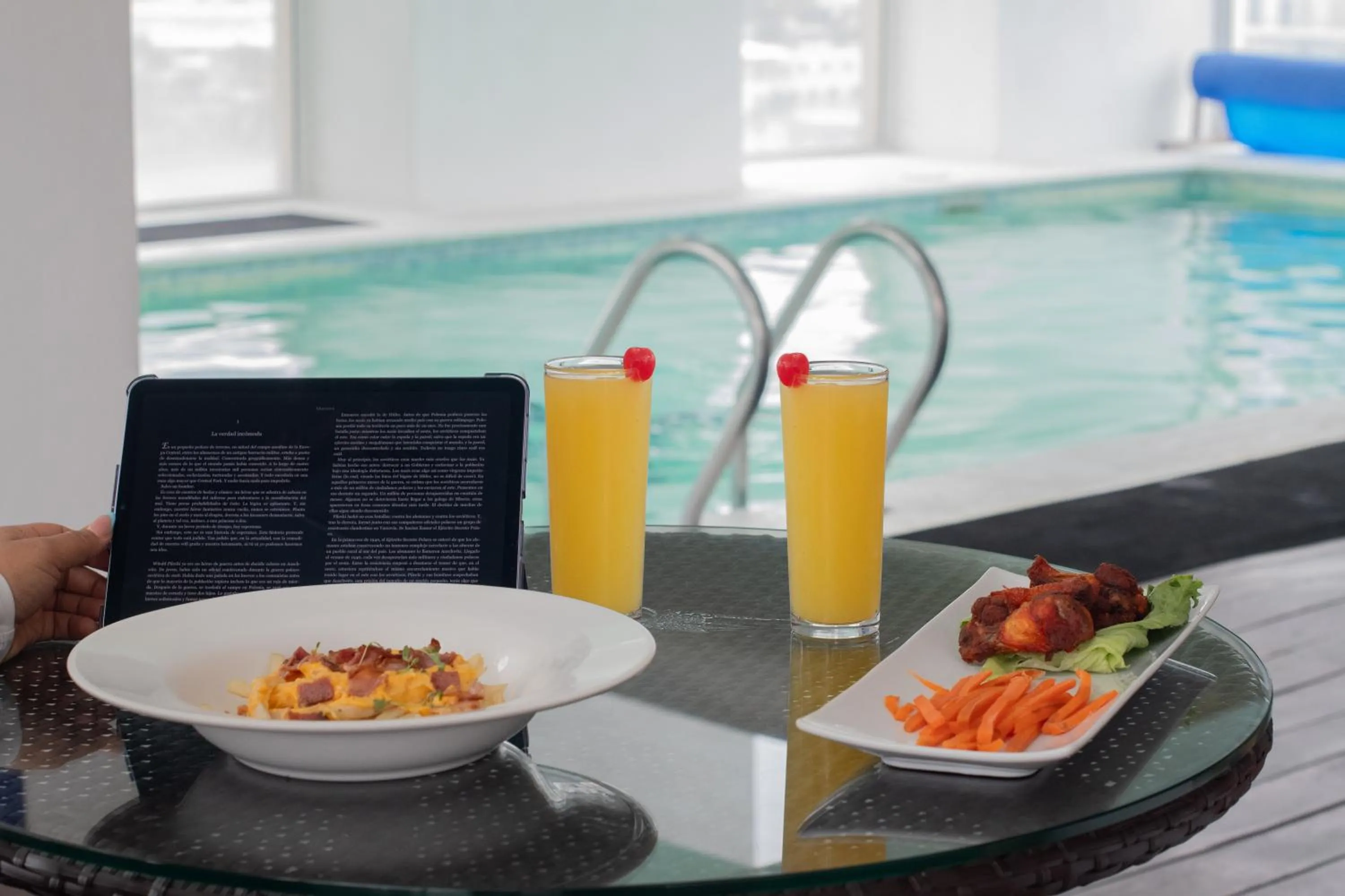 Swimming pool in La Quinta by Wyndham Puebla Palmas Angelopolis