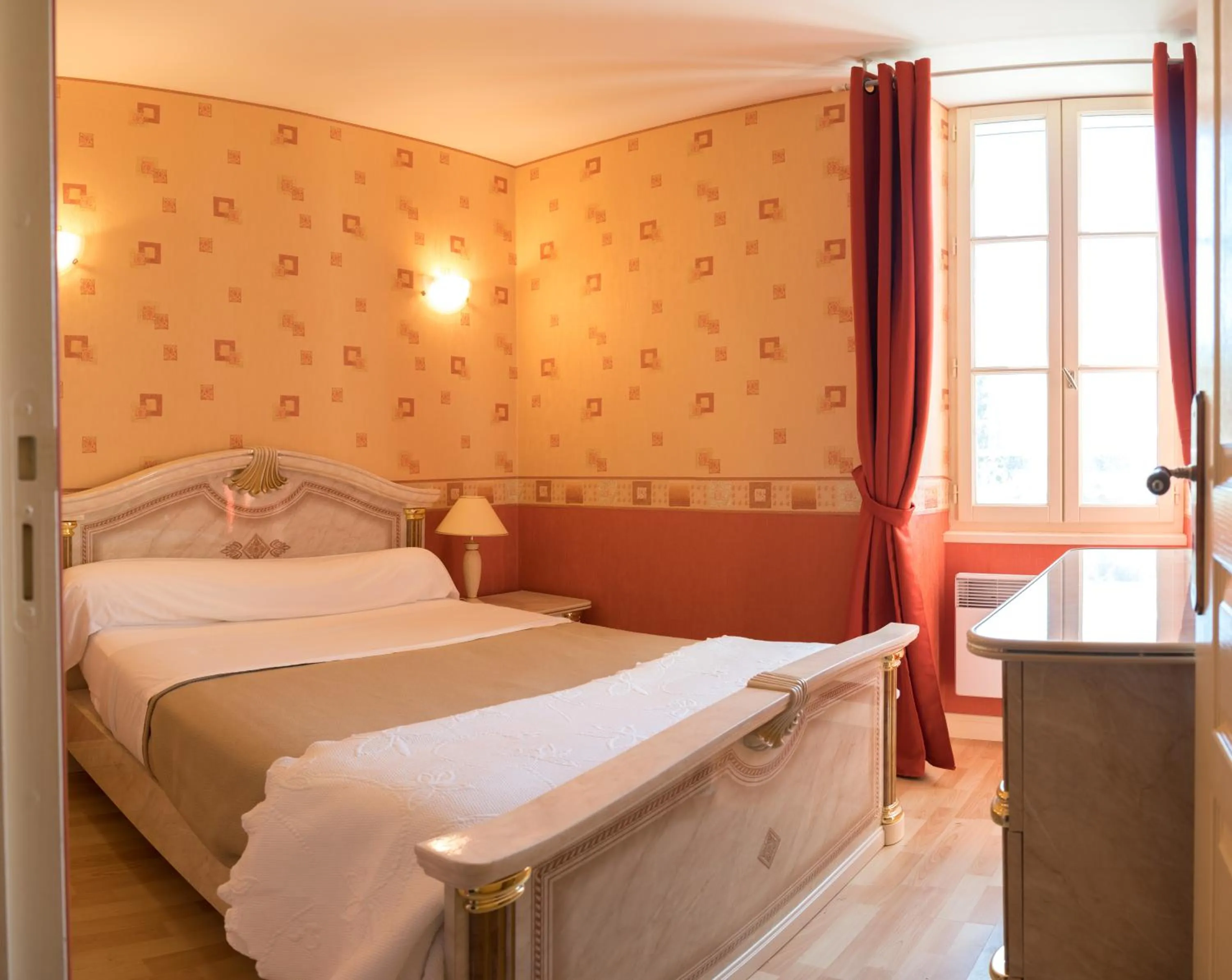 Bedroom, Bed in Les Magnolias holiday homes