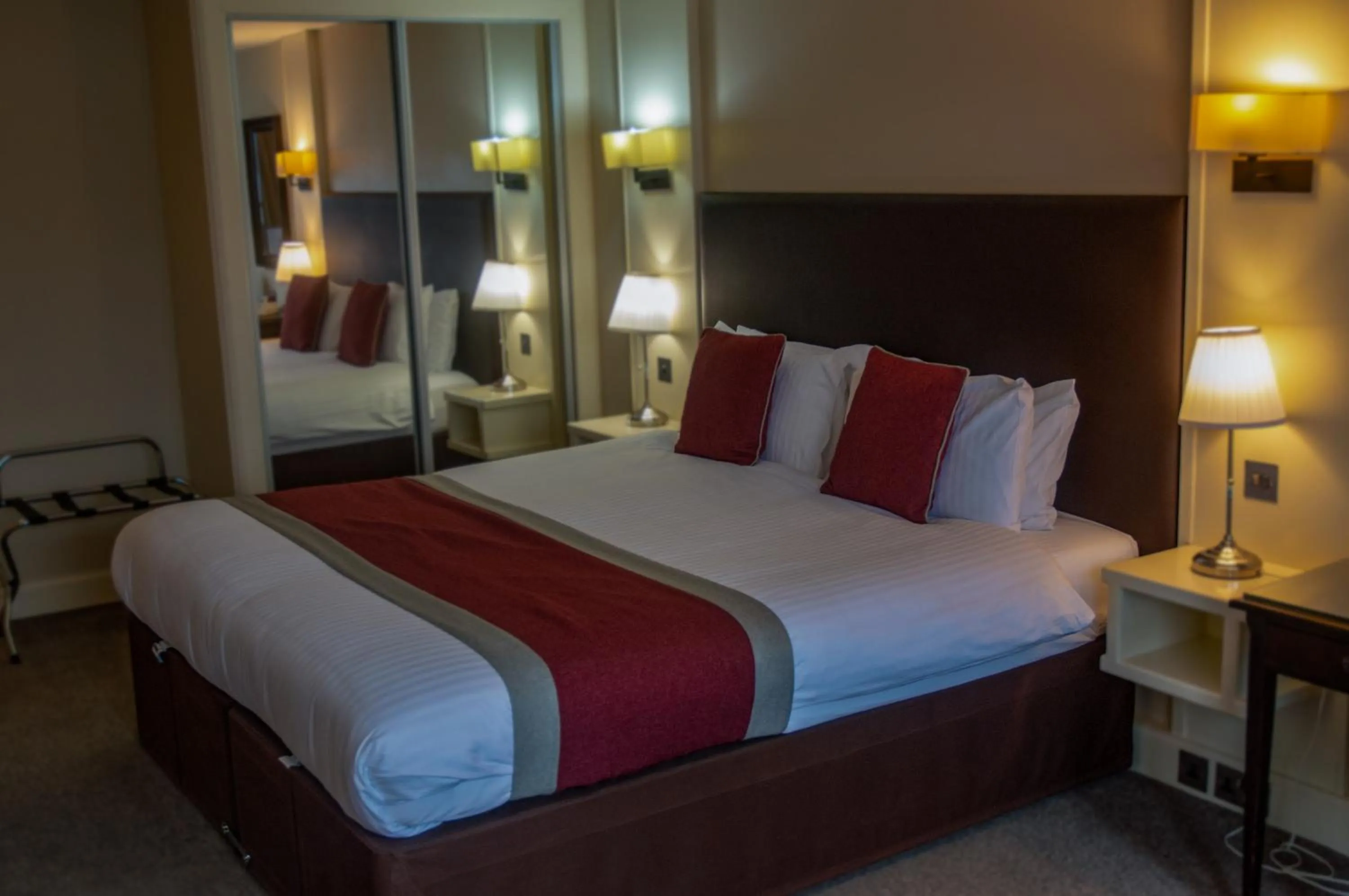 Bed in Holly Tree Hotel, Swimming Pool & Hot Tub