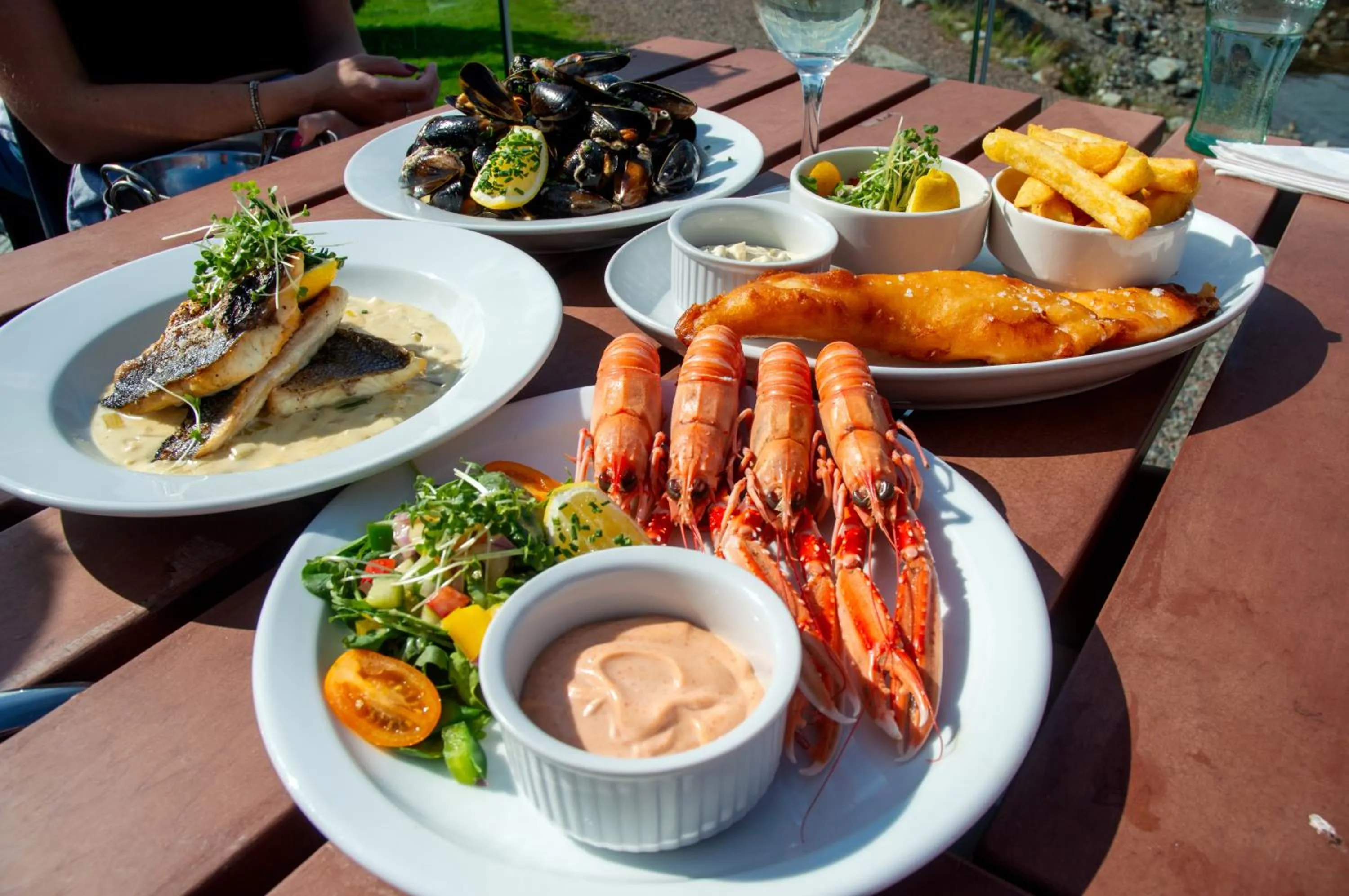 Restaurant/places to eat in Holly Tree Hotel, Swimming Pool & Hot Tub