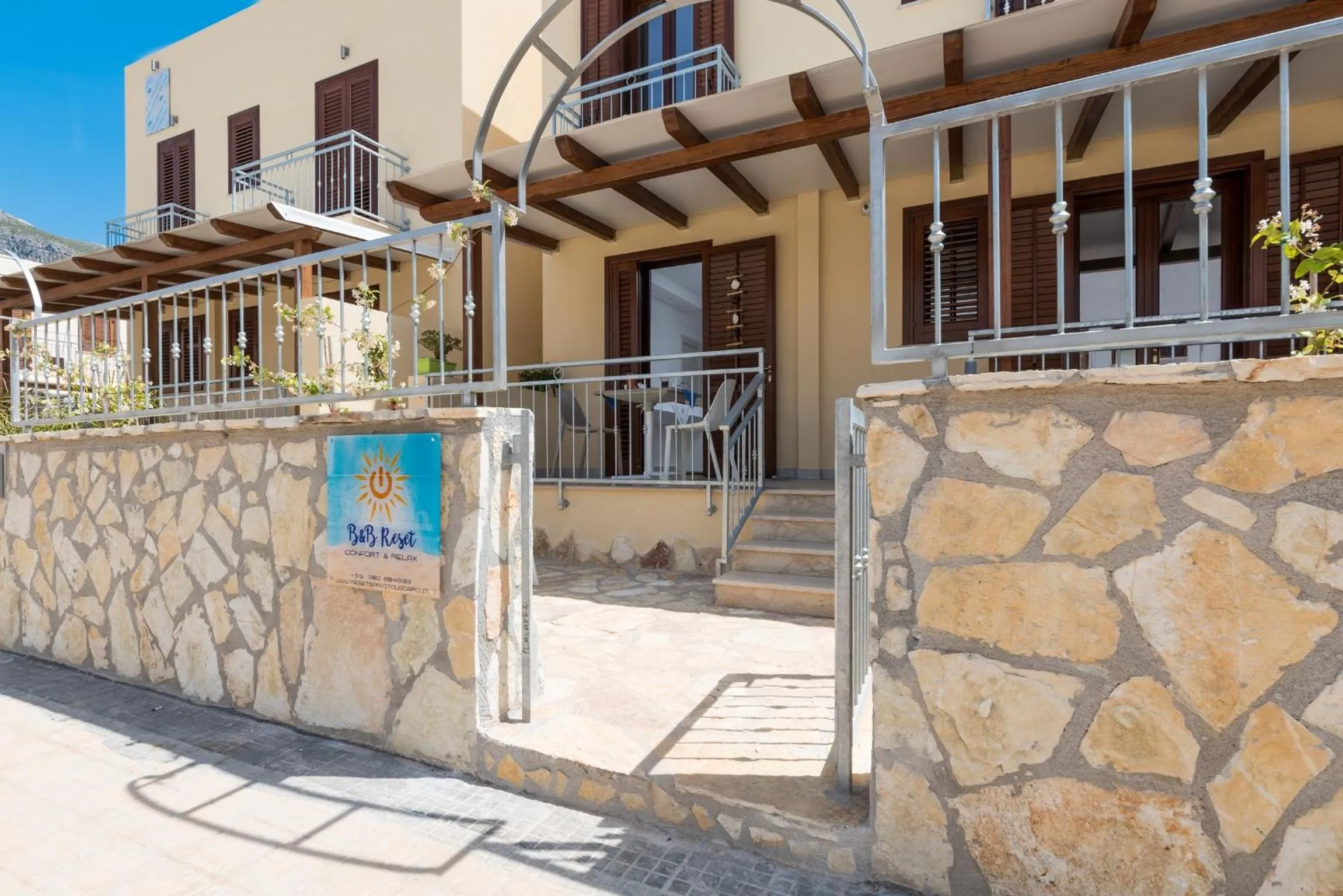 Property building in B&B Reset confort & relax