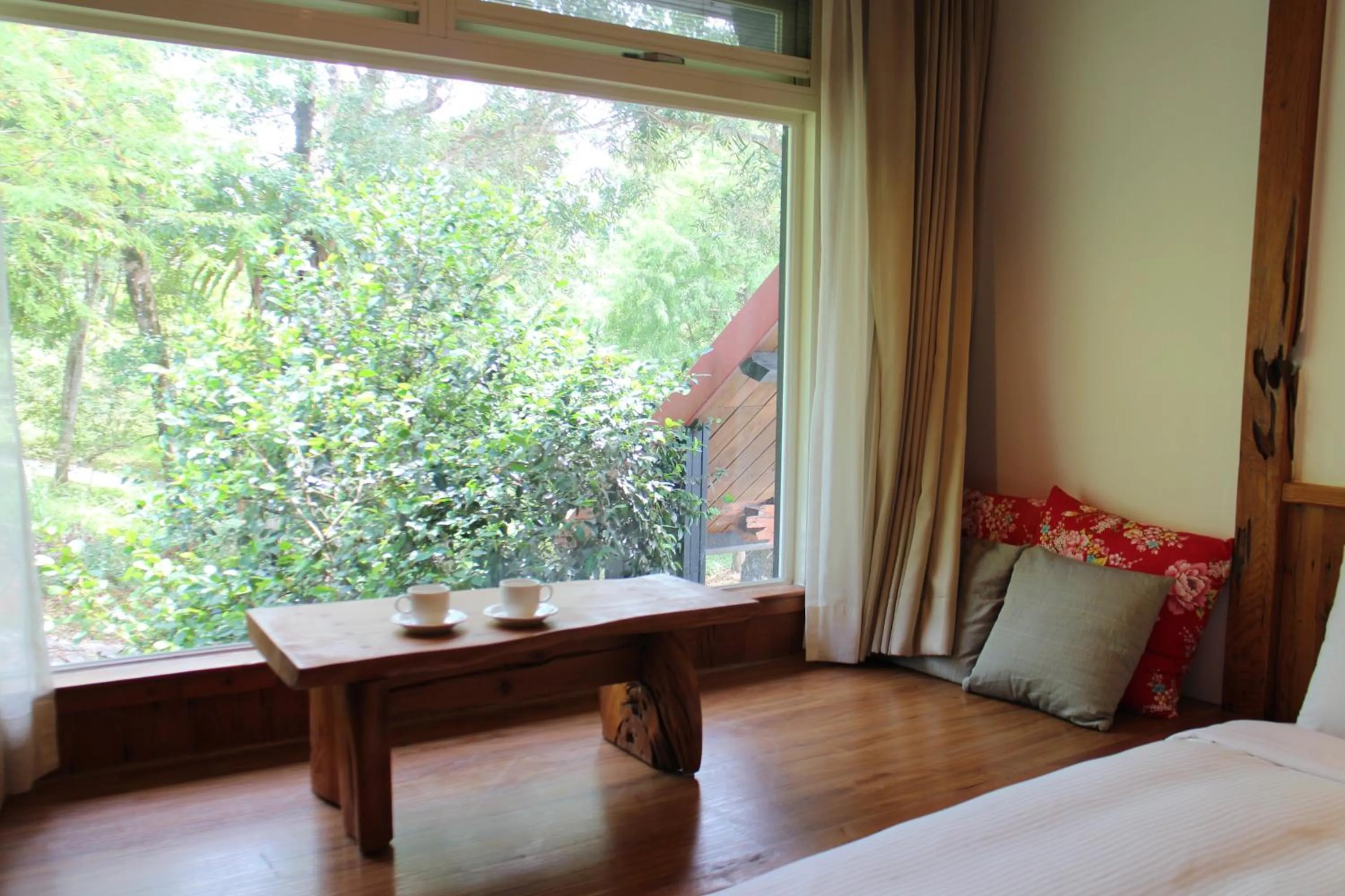 Seating area, Bed in Shangrila Leisure Farm