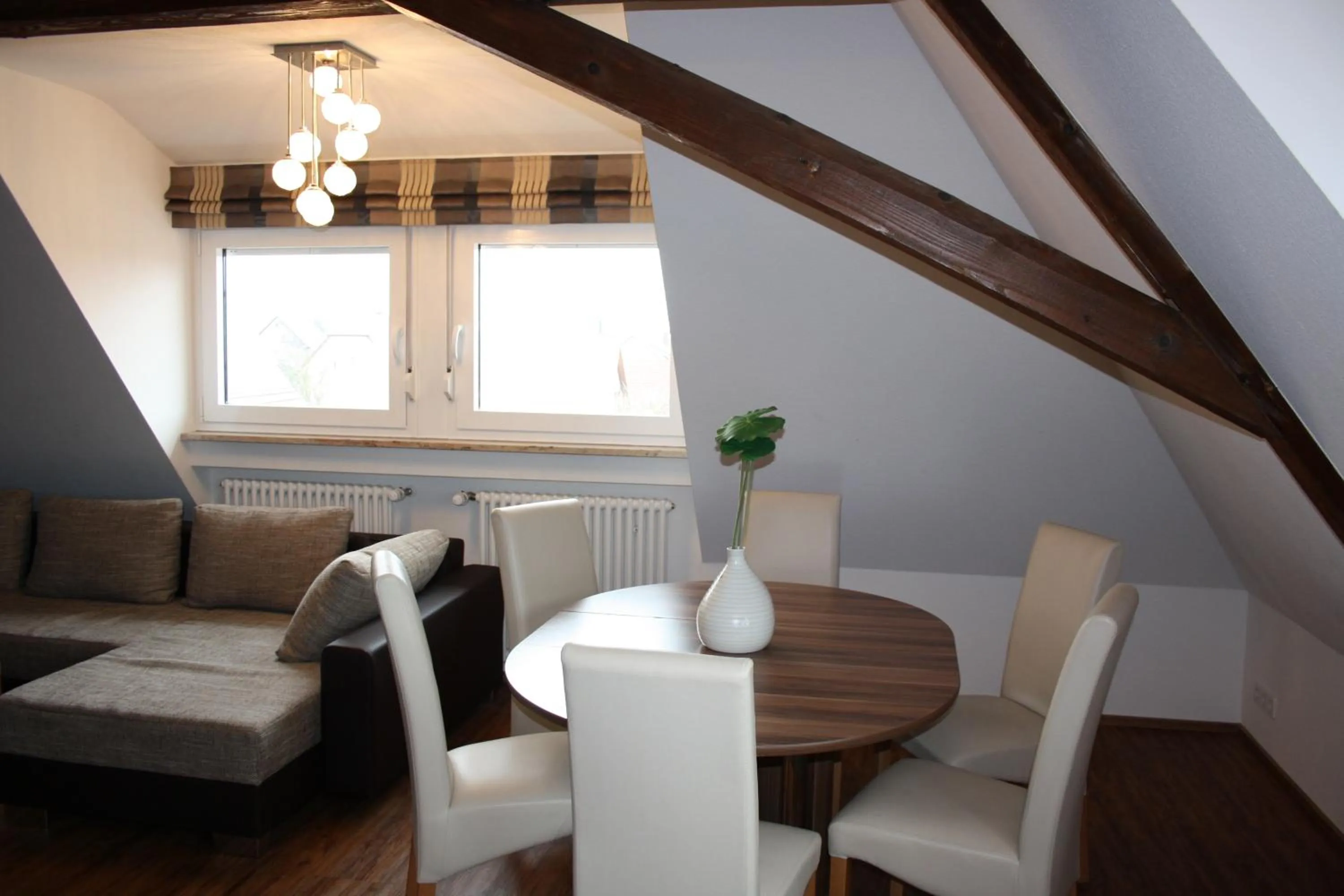 Dining area in Thai Tawan