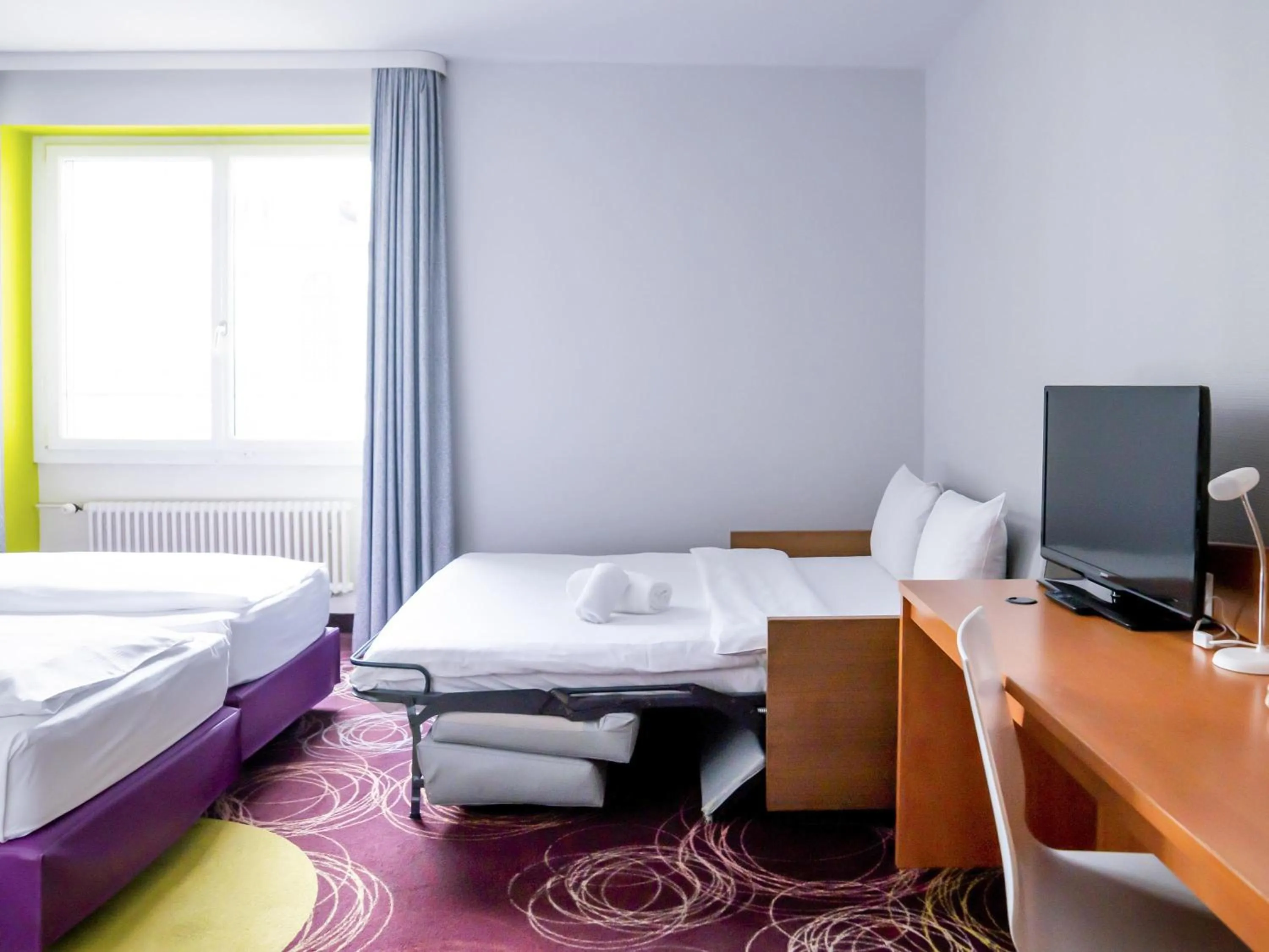 Bedroom, Bed in ibis Styles Luzern