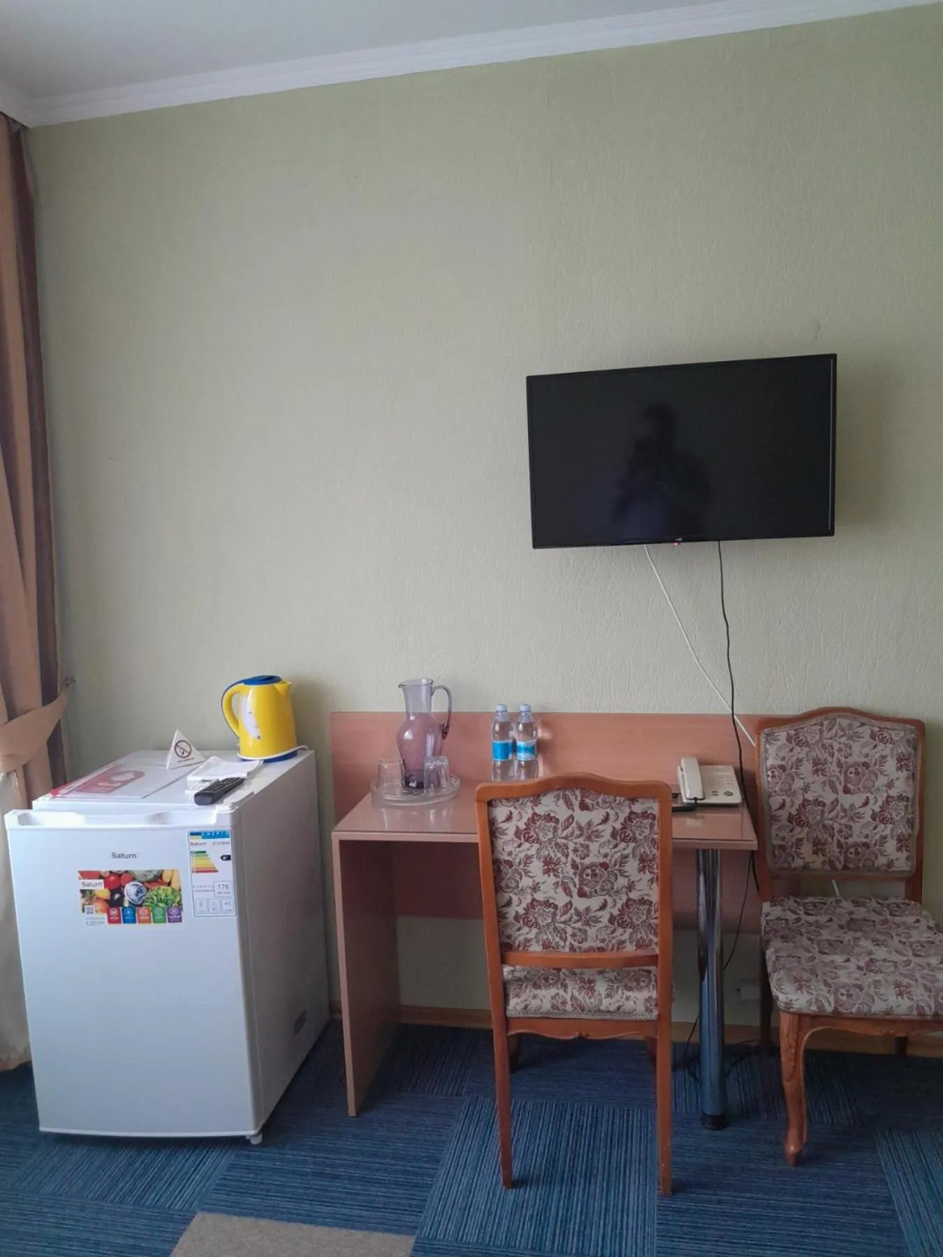 Communal lounge/ TV room in Dnipro Hotel